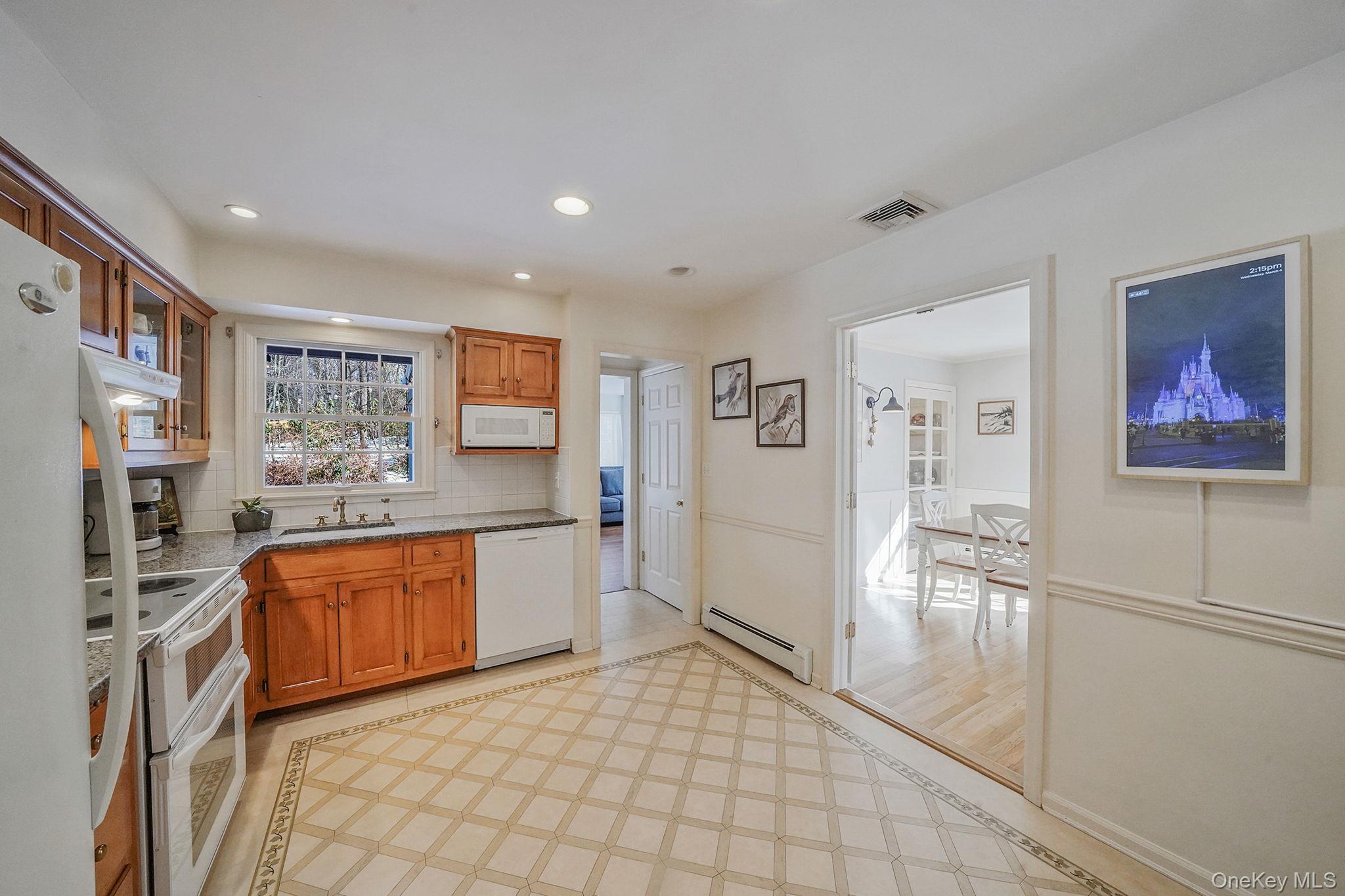 #13 photo, 109 Quaker Path, Stony Brook , NY 11790