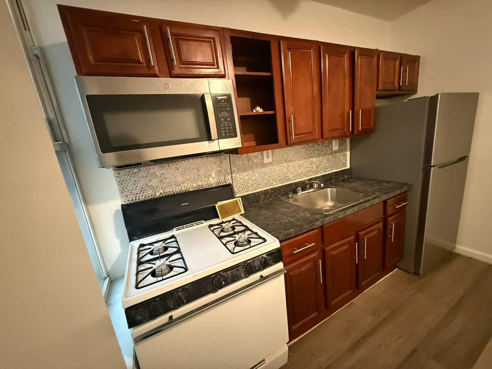 #4 photo, 92 Fountain Ave, הברונקס East New York , NY 11208