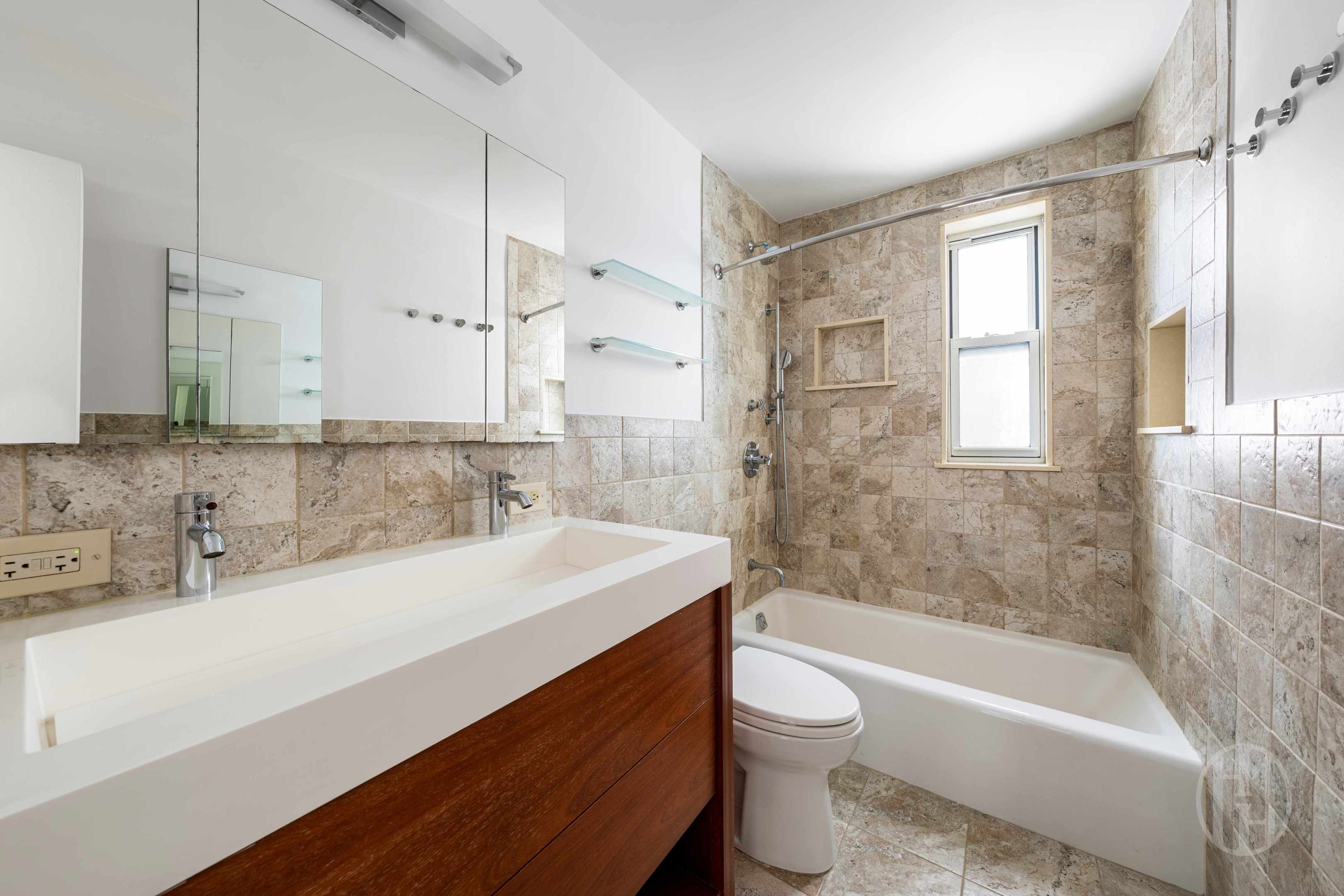 #10 photo, 33 E End Avenue, Yorkville , NY 10028