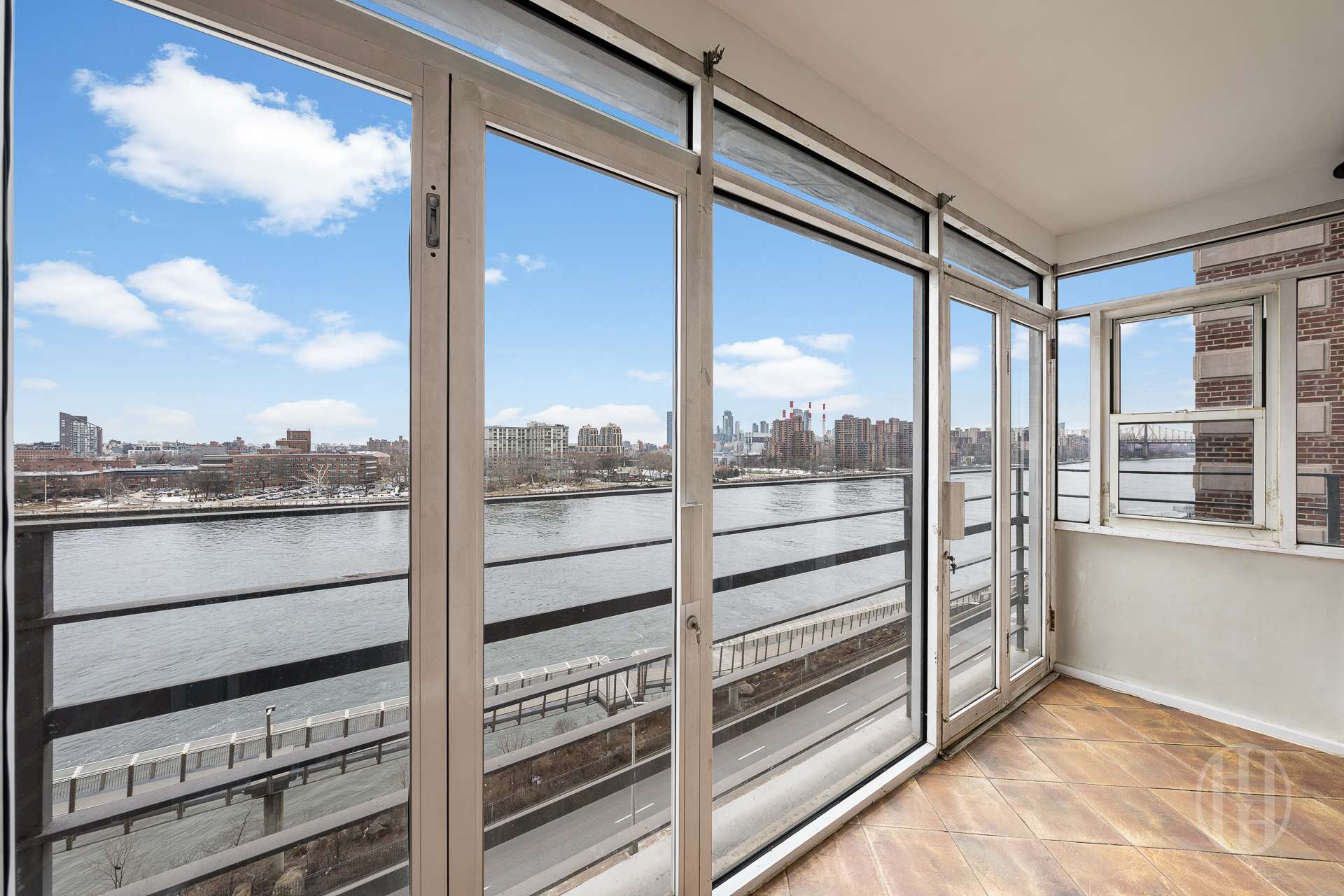 #8 photo, 33 E End Avenue, Yorkville , NY 10028