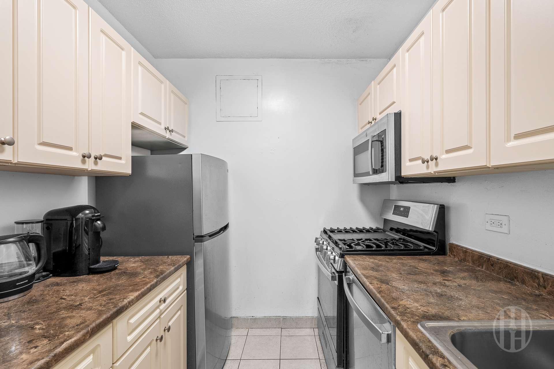 #4 photo, 345 E 80th Street, Upper East Side , NY 10075-0004
