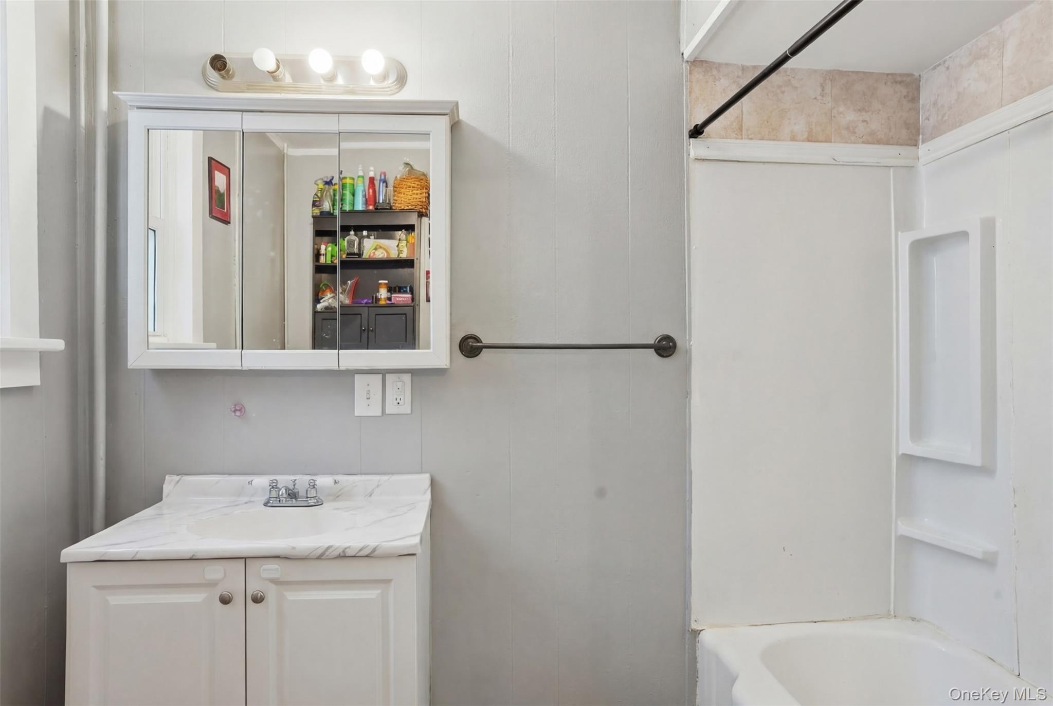 #12 photo, 14 Church Street, 紐約州 Marlboro , NY 12542