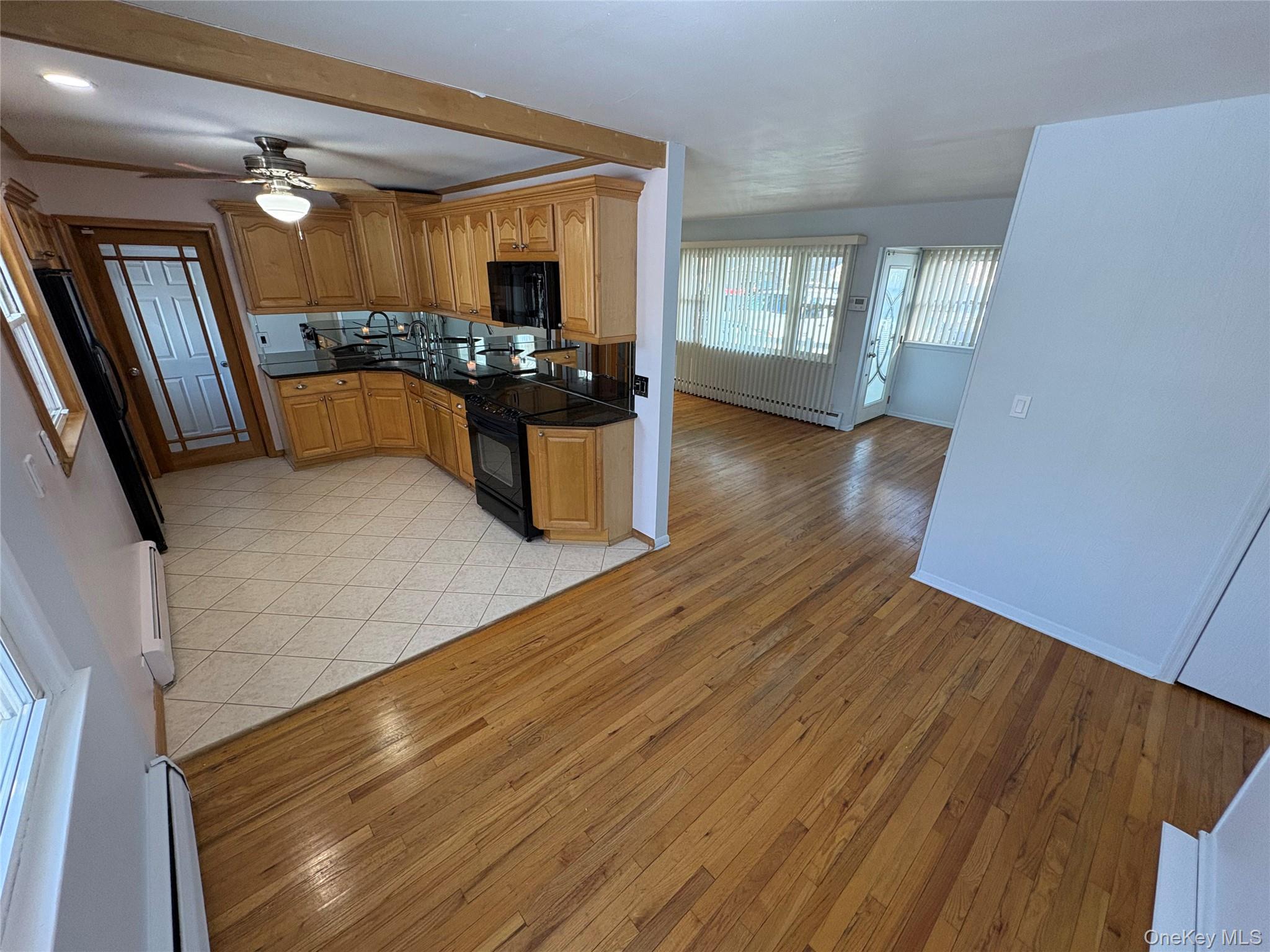 #2 photo, 189 Vanderbilt Avenue, Саффолк ‖ Brentwood , NY 11717