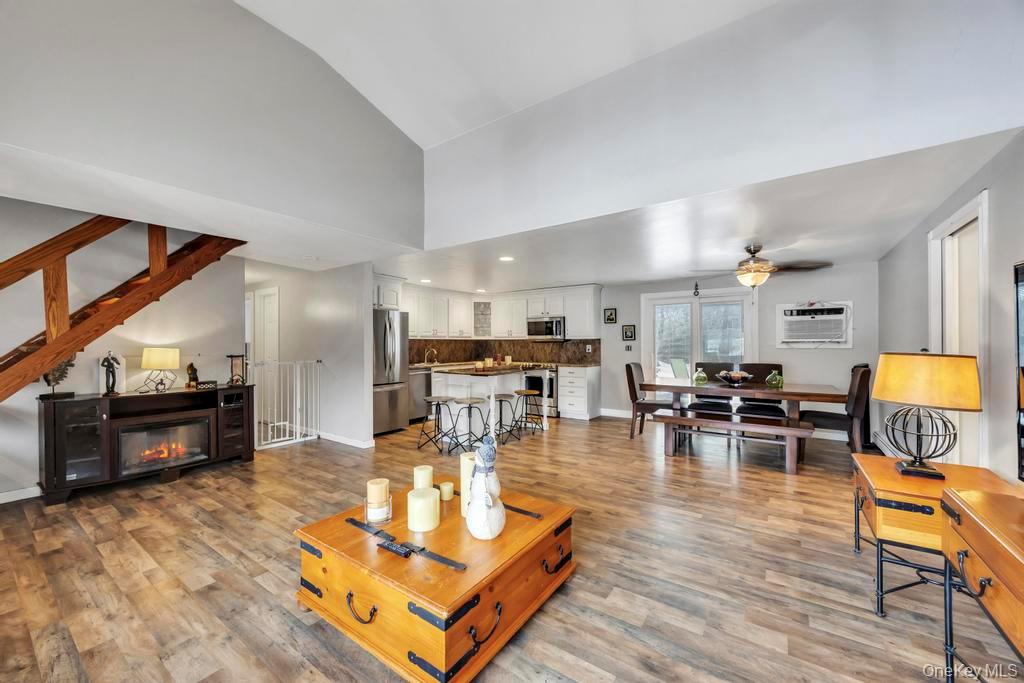 #11 photo, 60 White Pine Way, 東長島 Medford , NY 11763