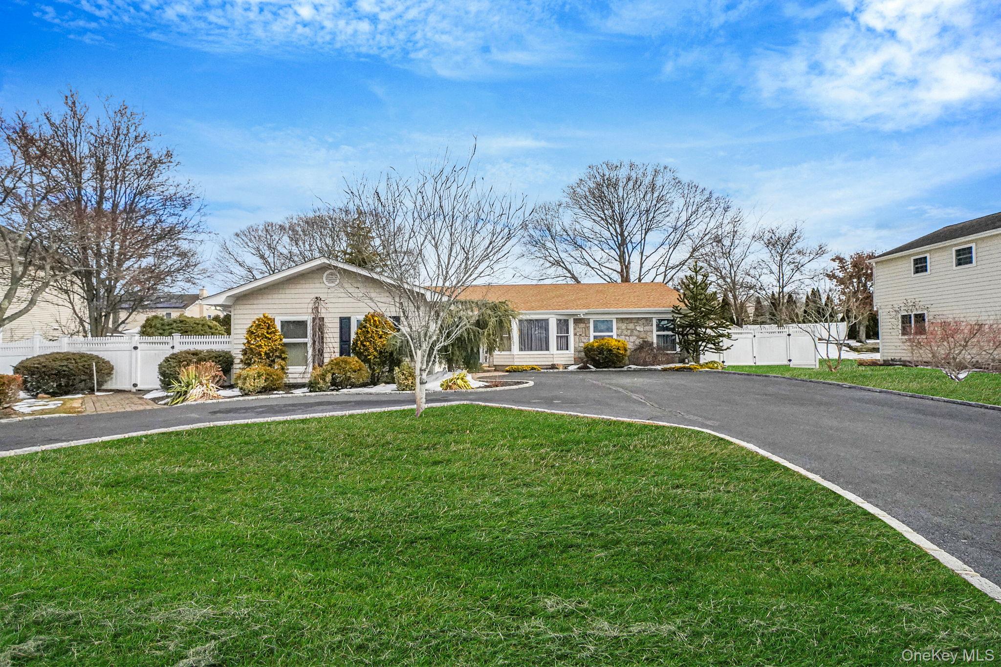 #2 photo, 3 Biscayne Avenue, Саффолк ‖ Farmingville , NY 11738