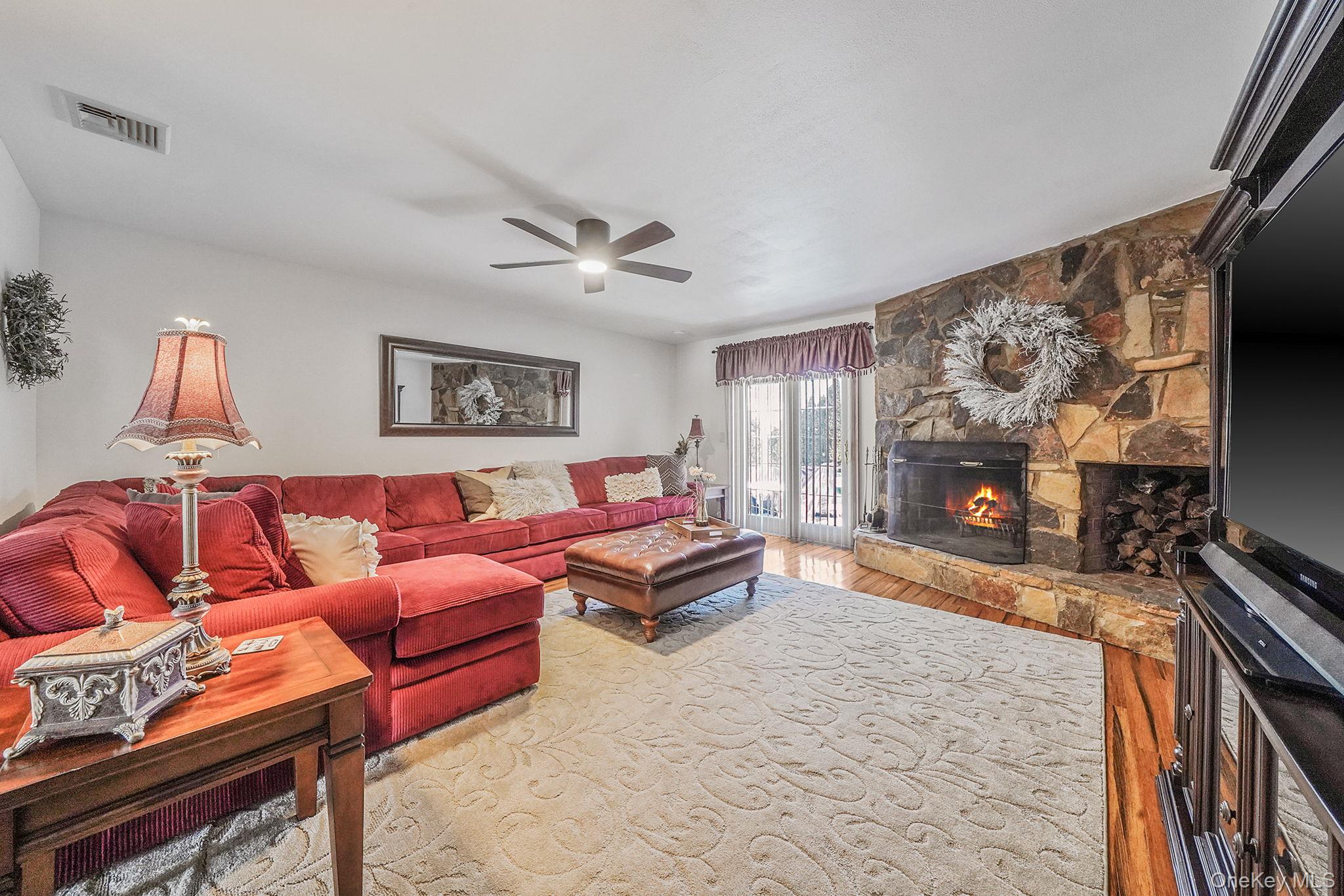 #20 photo, 3 Biscayne Avenue, Саффолк ‖ Farmingville , NY 11738