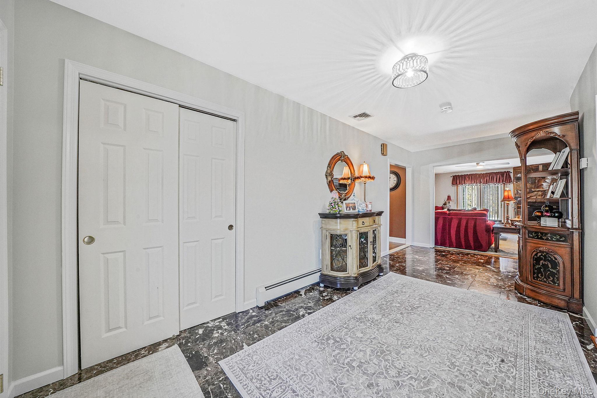 #5 photo, 3 Biscayne Avenue, Саффолк ‖ Farmingville , NY 11738