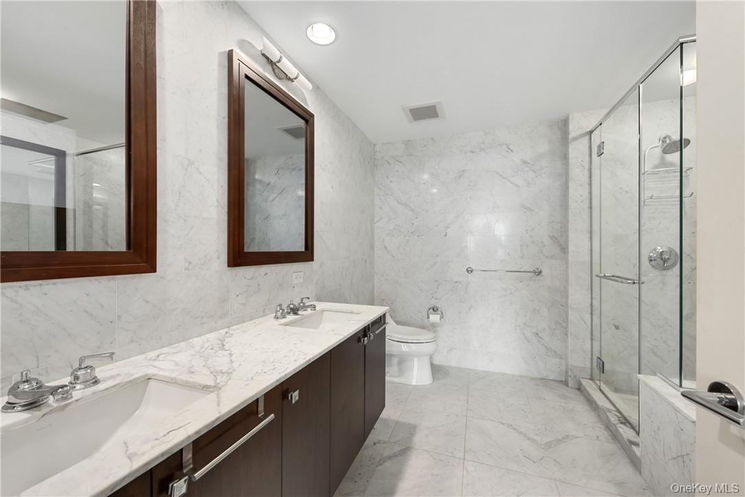 #13 photo, 1 Renaissance Square, White Plains , NY 10601