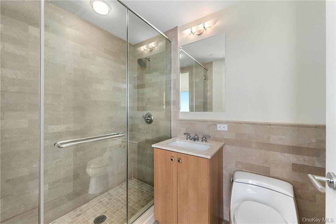 #16 photo, 1 Renaissance Square, White Plains , NY 10601