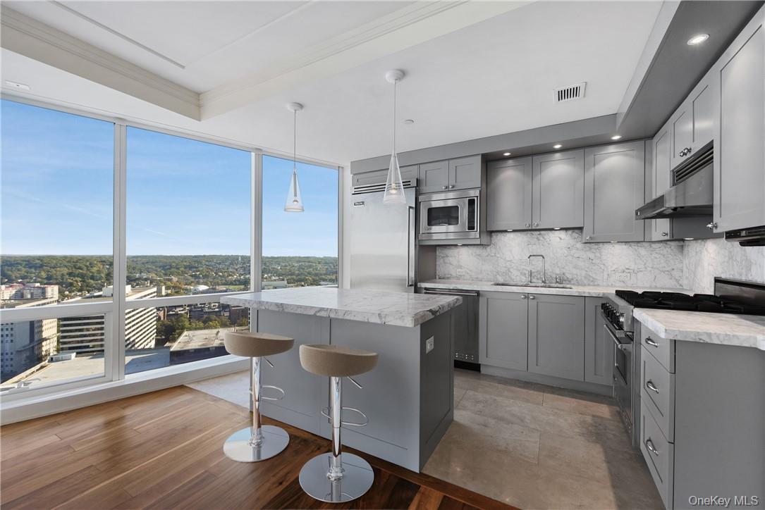 #2 photo, 1 Renaissance Square, White Plains , NY 10601