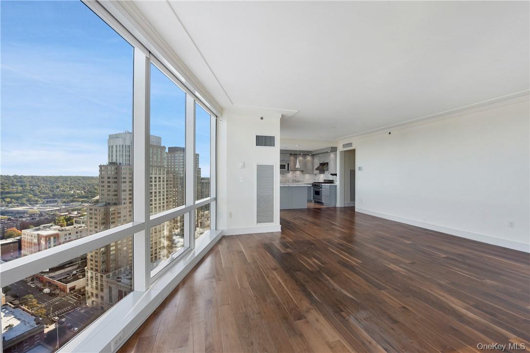 #5 photo, 1 Renaissance Square, White Plains , NY 10601