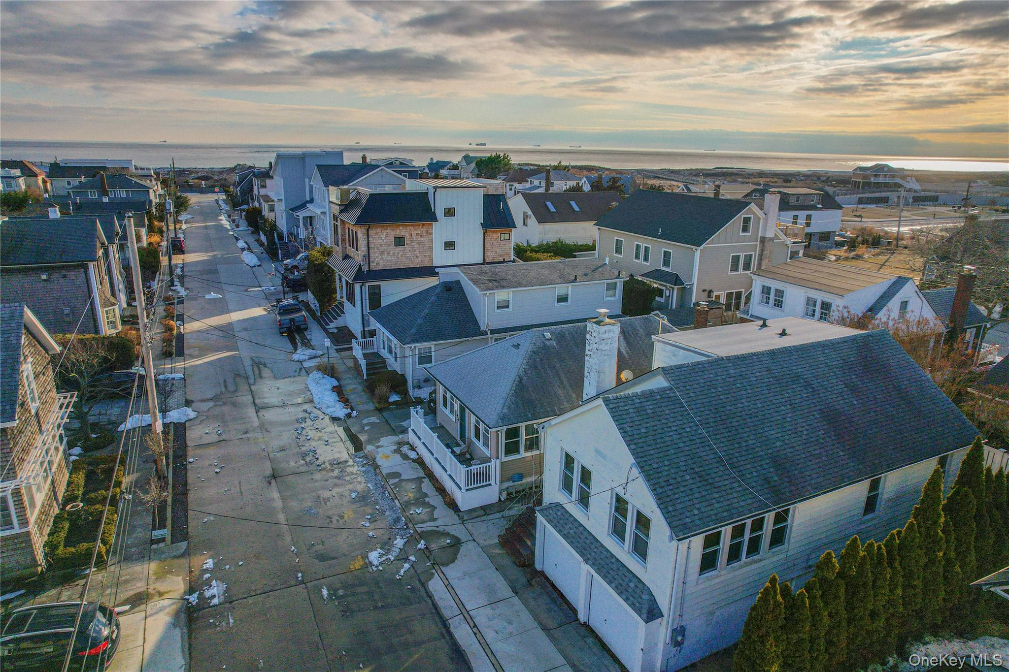 #2 photo, 105 Baldwin Avenue, Нассау ‖ Point Lookout , NY 11569