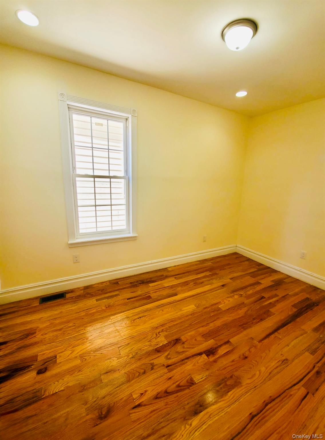 #6 photo, 8540 76th Street, कुईंस Woodhaven , NY 11421