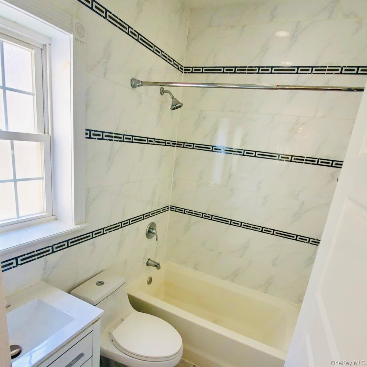 #8 photo, 8540 76th Street, कुईंस Woodhaven , NY 11421