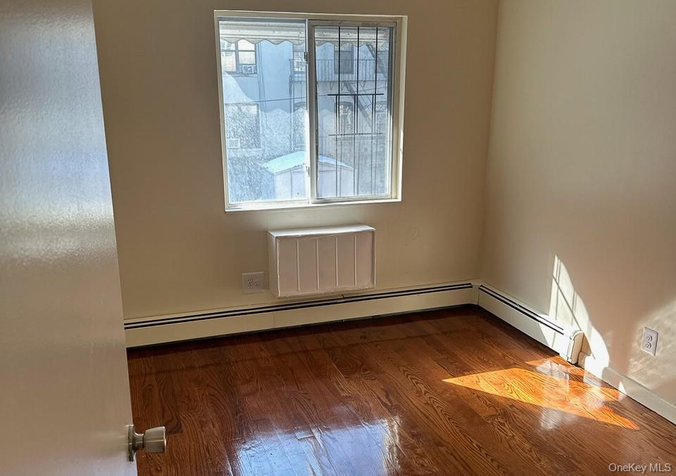 #4 photo, 858 E 175th Street, Bronx , NY 10460