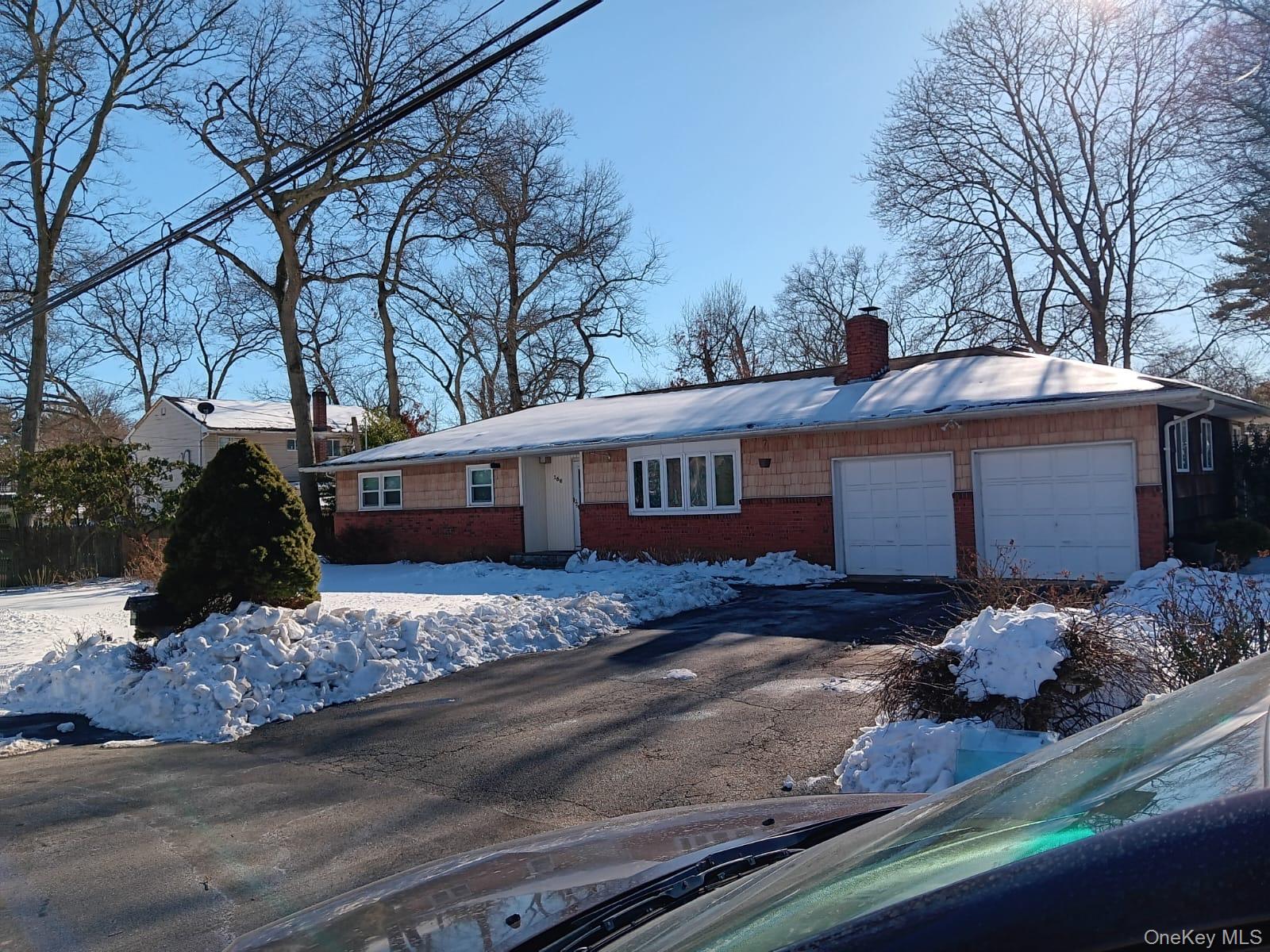 #1 photo, 150 Albany Avenue, West Babylon , NY 11704