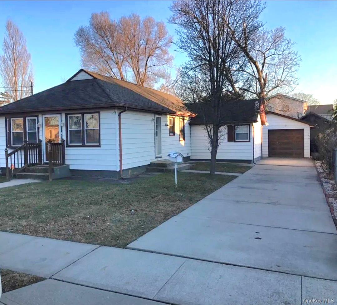 #1 photo, 890 Clay Street, מחוז נסאו Baldwin , NY 11510