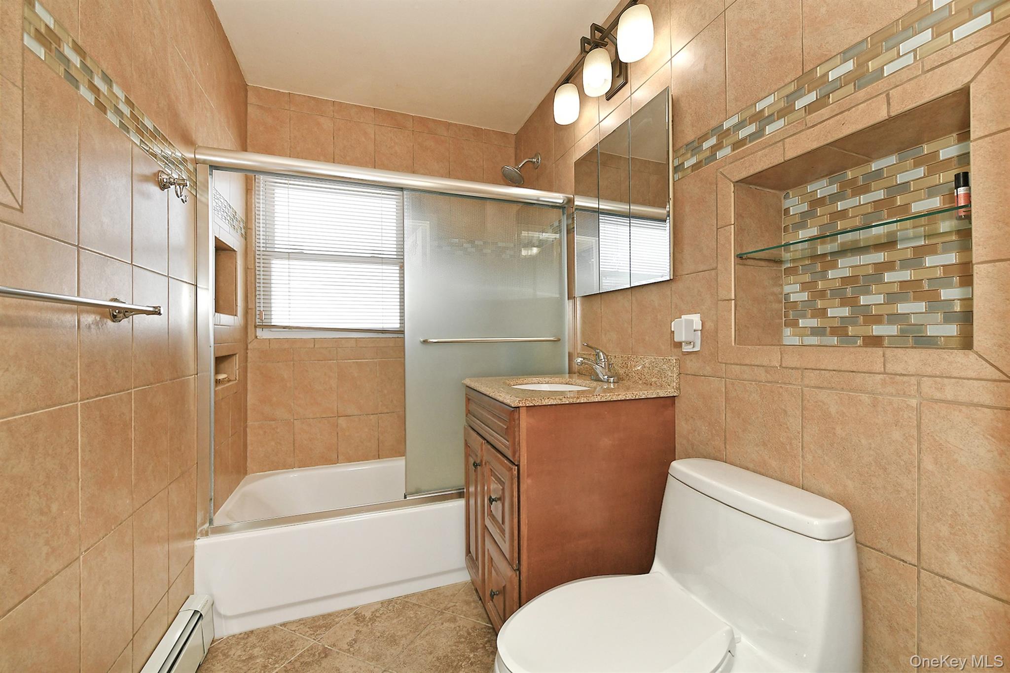 #15 photo, 232 Old Farm Road, Levittown , NY 11756