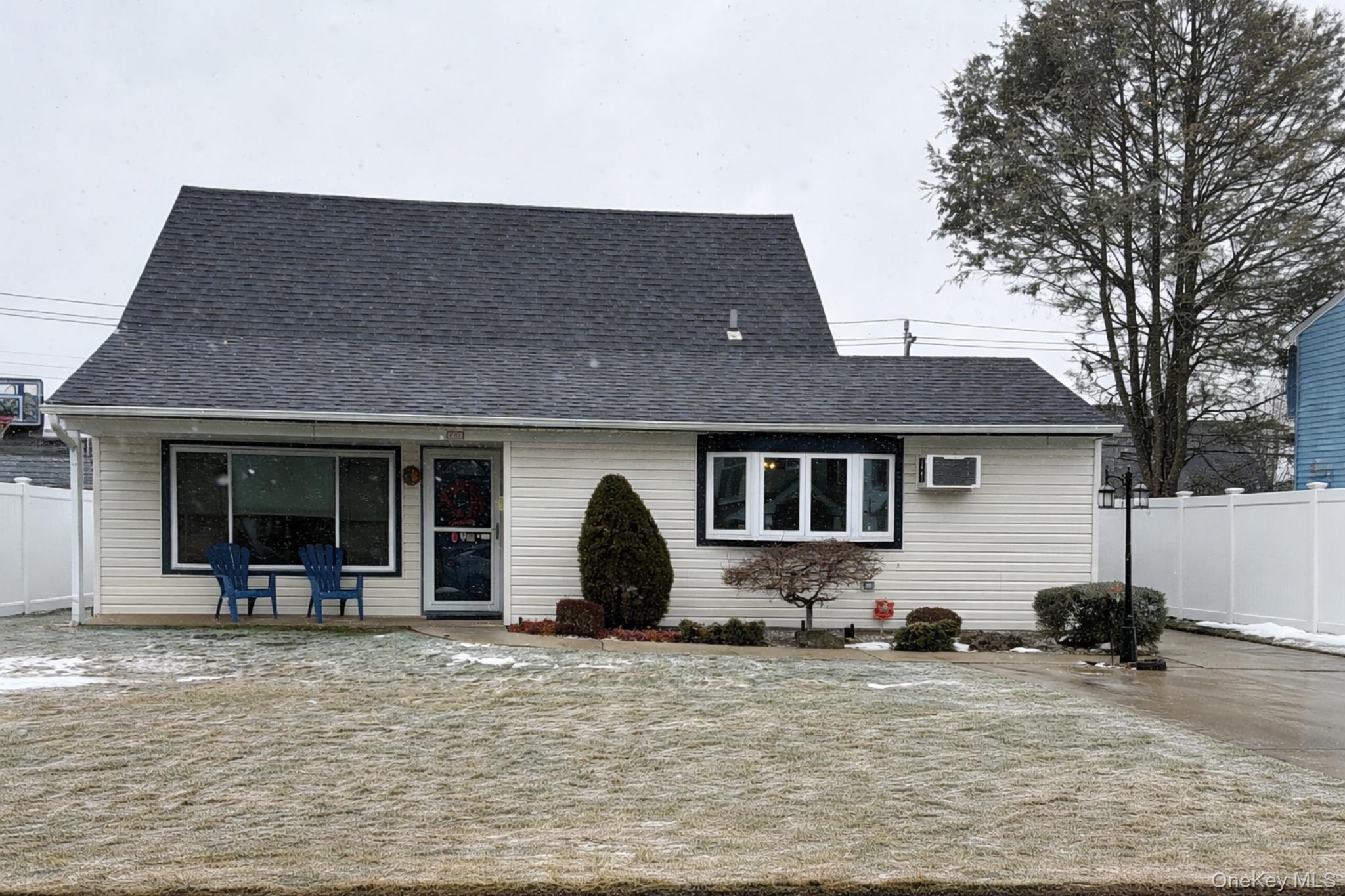 #3 photo, 232 Old Farm Road, Levittown , NY 11756