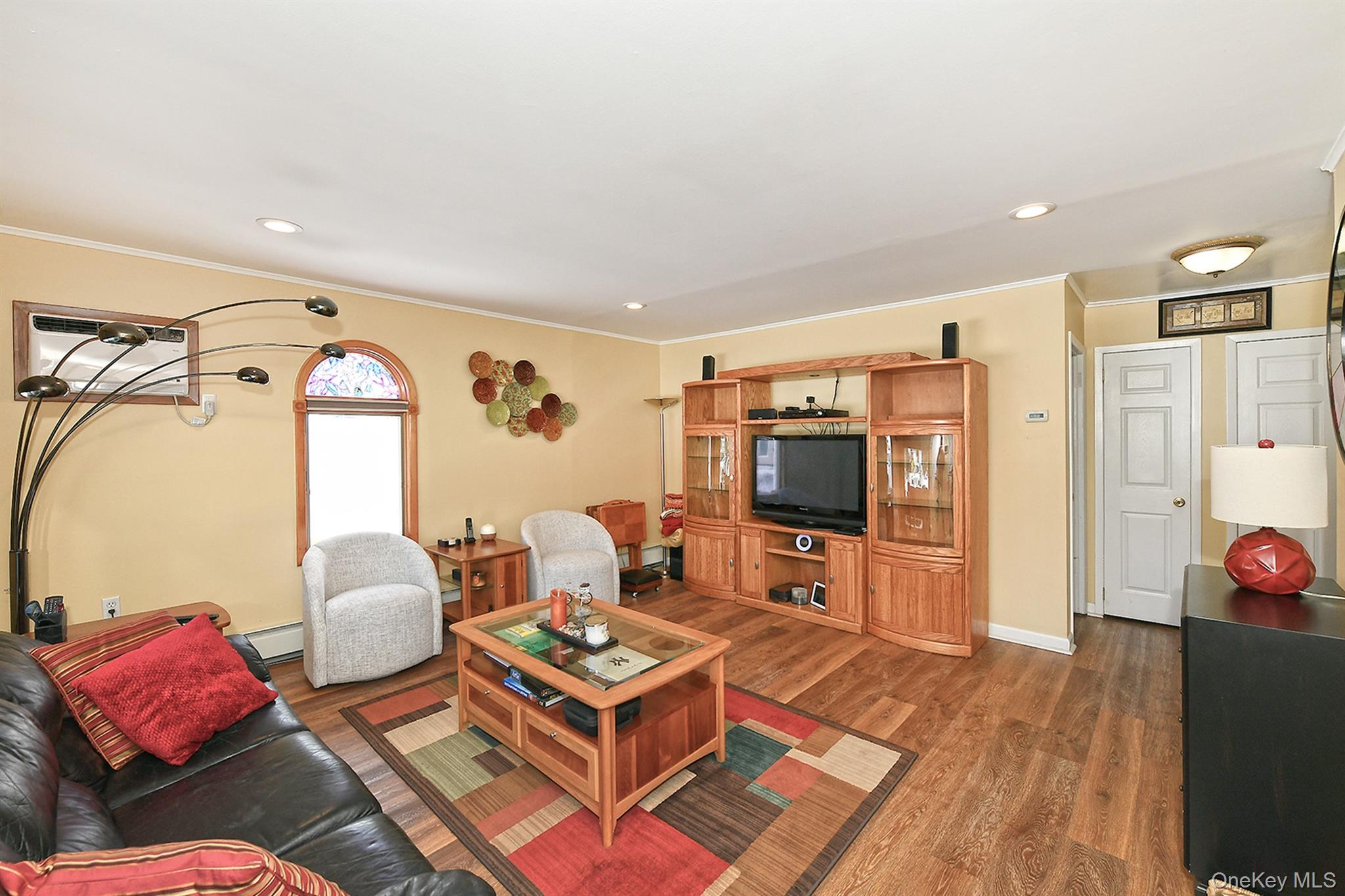 #9 photo, 232 Old Farm Road, Levittown , NY 11756