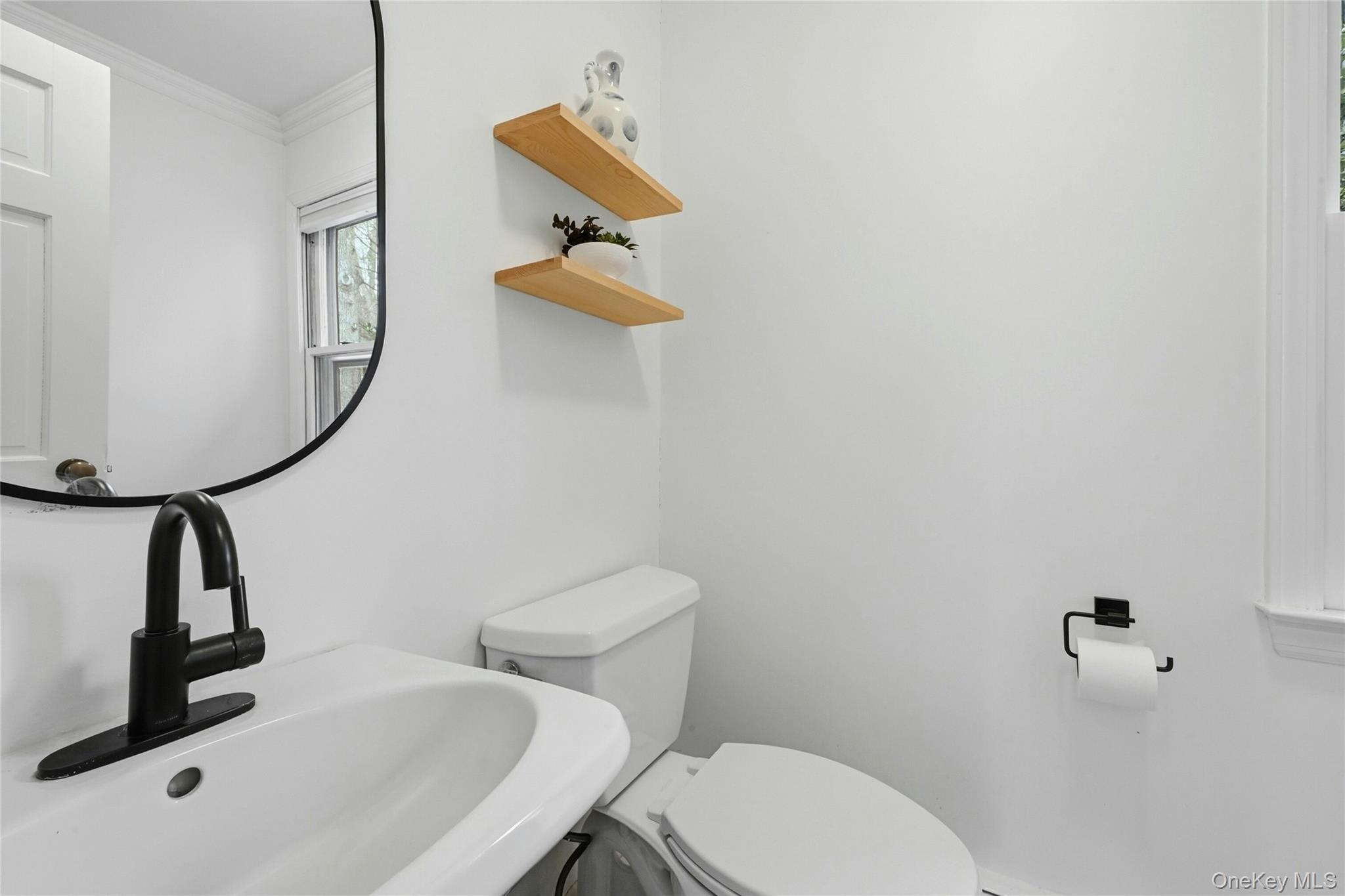 #19 photo, 10 Woodhull Road, सफ़ोक काउंटी East Setauket , NY 11733