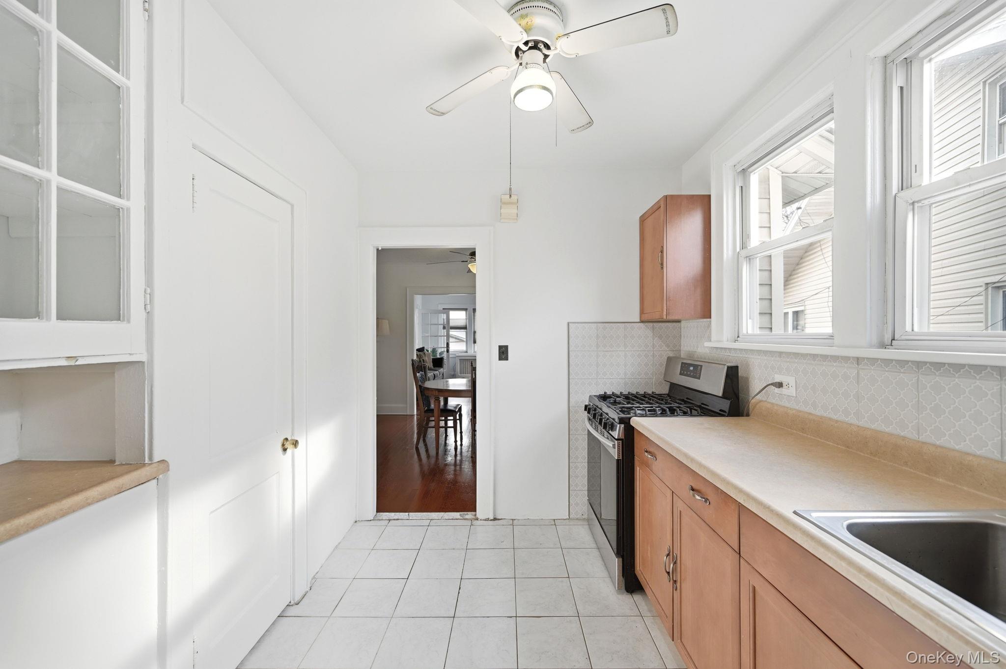 #12 photo, 62 Washington Boulevard, 紐約州 Mount Vernon , NY 10550