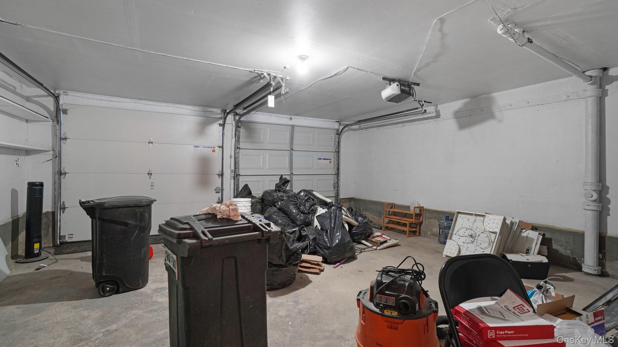 #19 photo, 22 Marshall Lane, वेस्टबरी Westbury , NY 11590