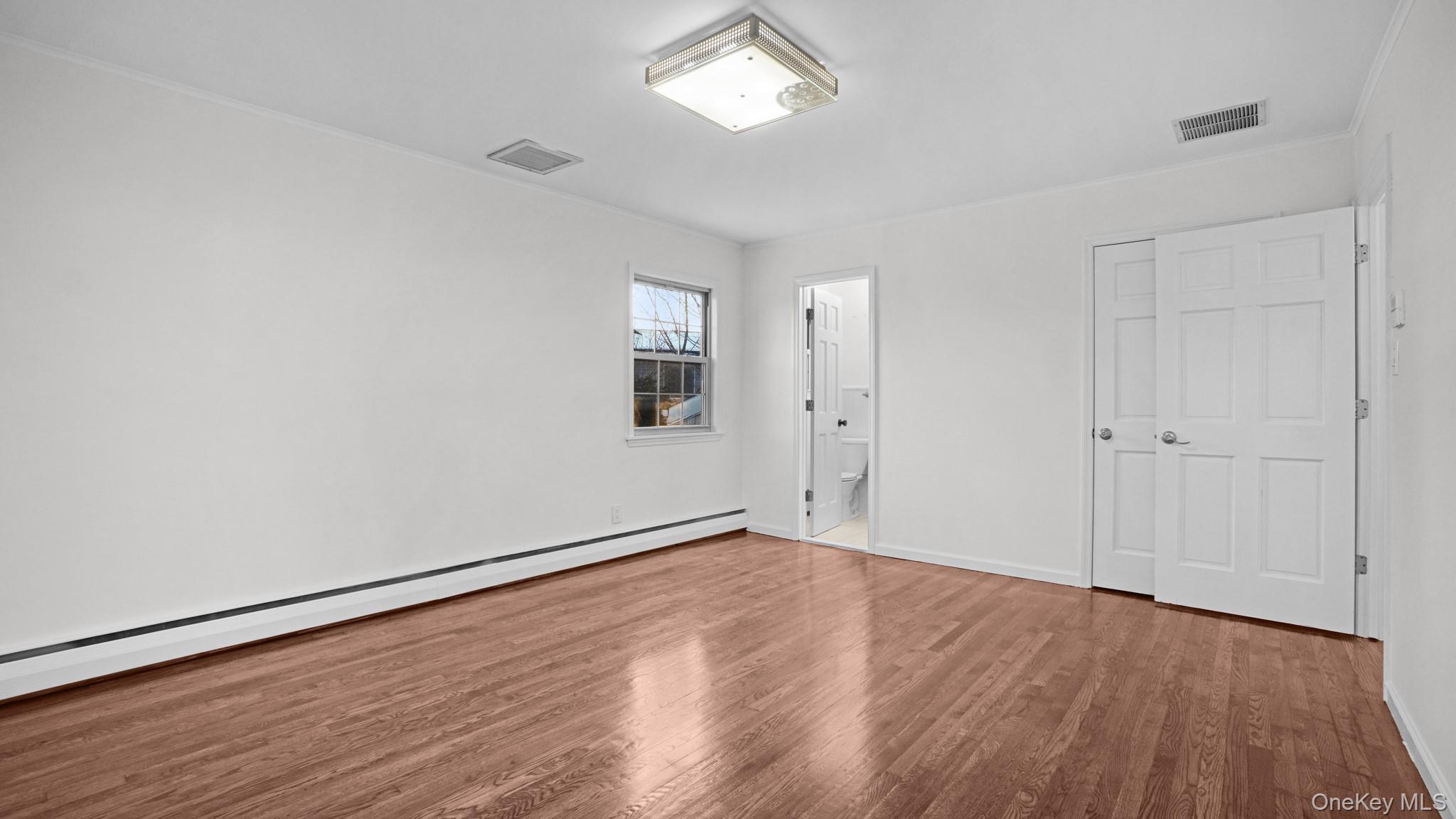 #5 photo, 22 Marshall Lane, वेस्टबरी Westbury , NY 11590