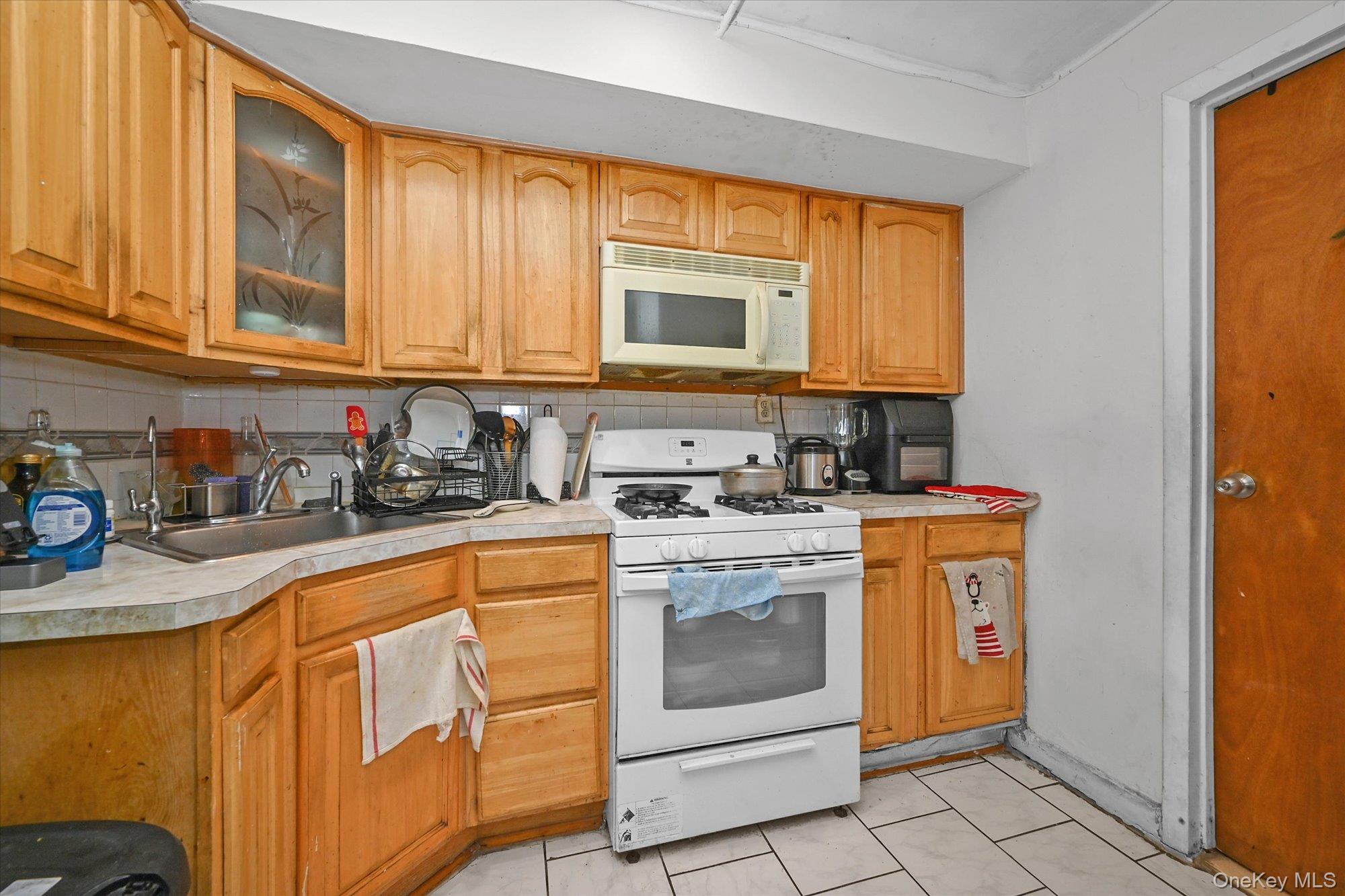 #13 photo, 77-06 Kneeland Avenue, Elmhurst , NY 11373