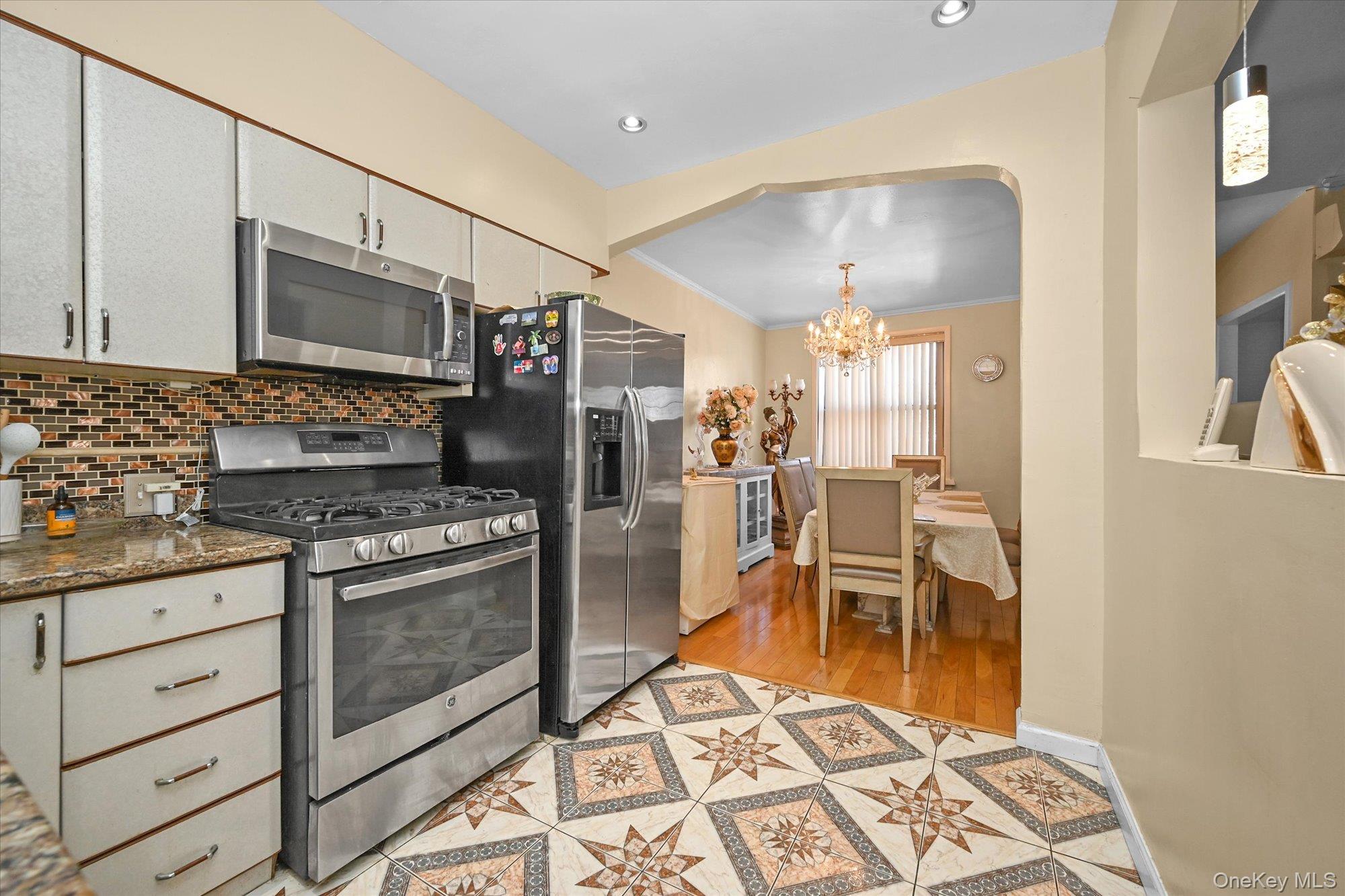 #6 photo, 77-06 Kneeland Avenue, Elmhurst , NY 11373