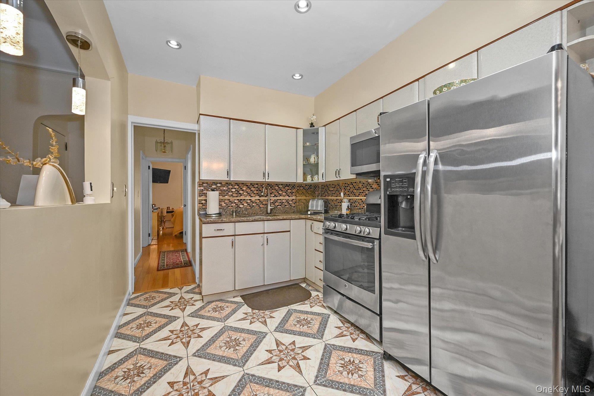 #7 photo, 77-06 Kneeland Avenue, Elmhurst , NY 11373