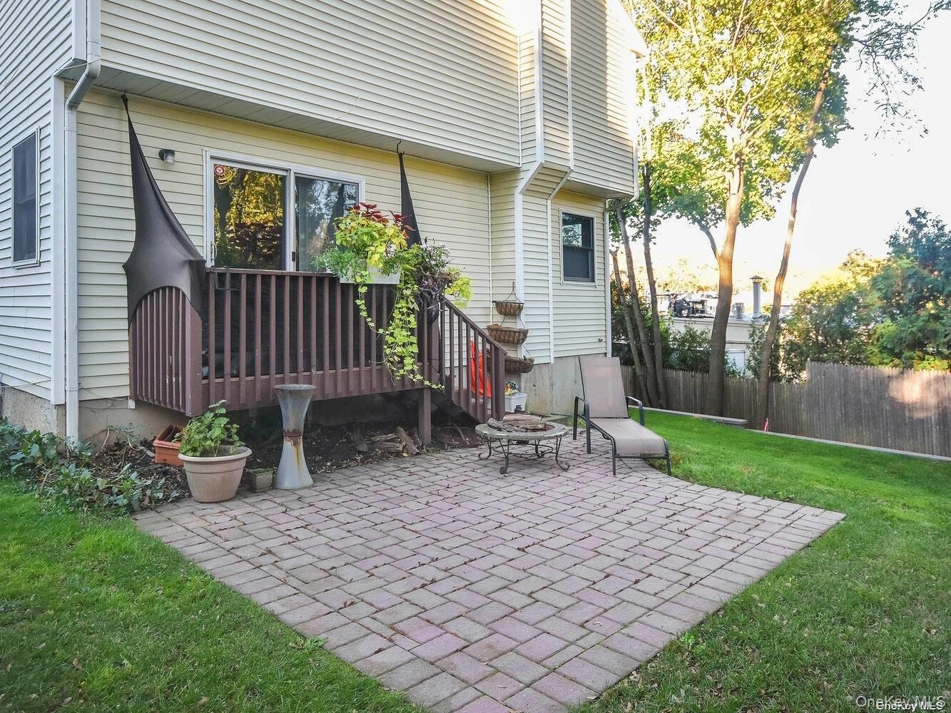 #10 photo, 14 Hillcrest Street, Huntington , NY 11743