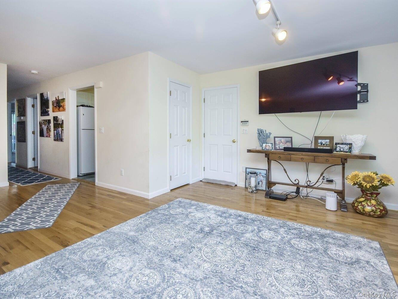 #3 photo, 14 Hillcrest Street, Huntington , NY 11743