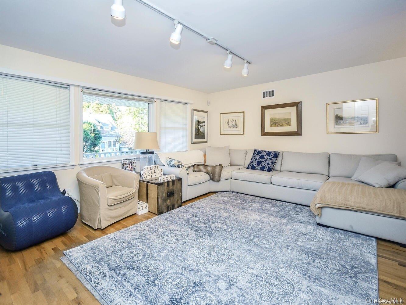 #5 photo, 14 Hillcrest Street, Huntington , NY 11743