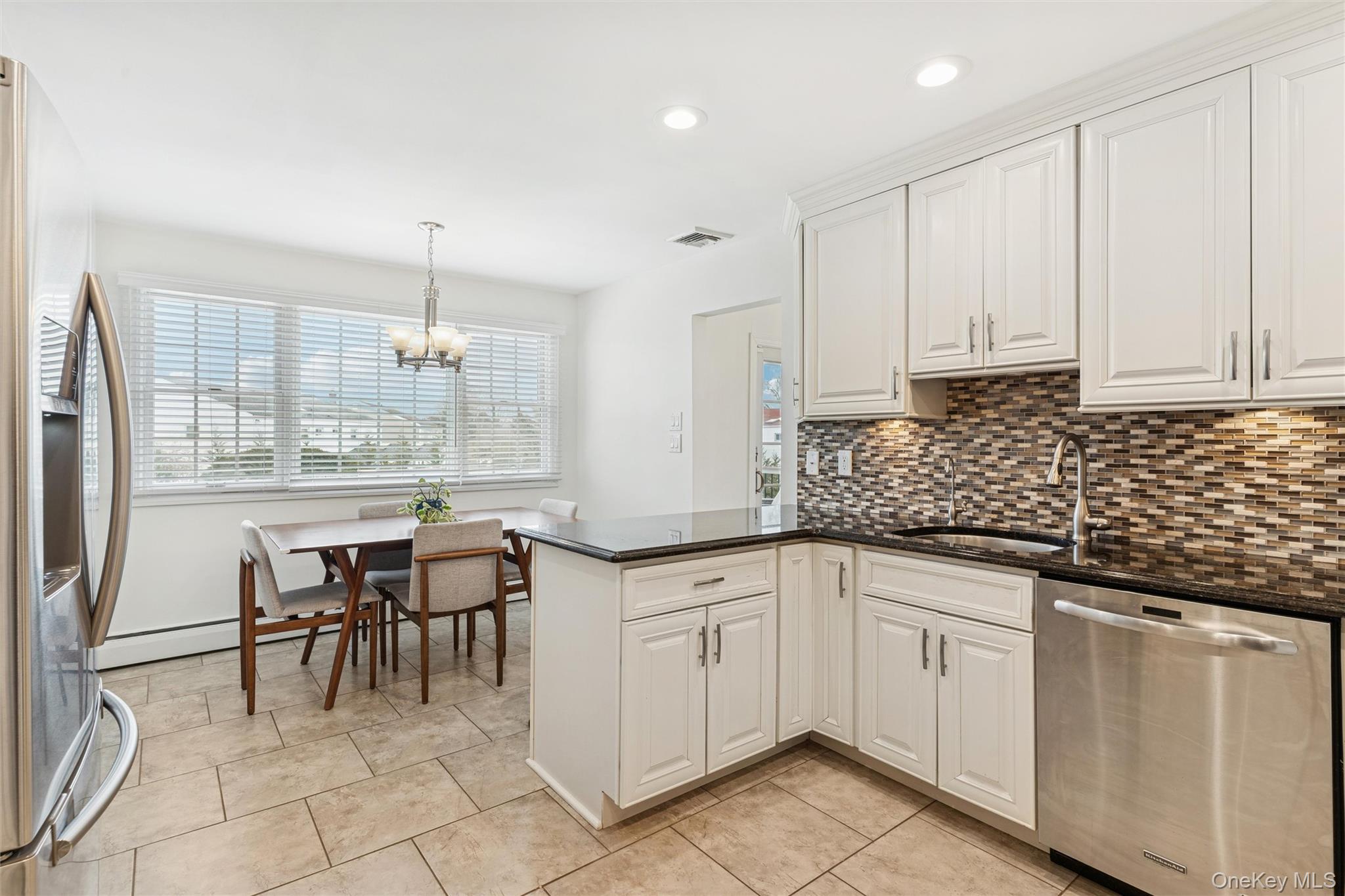 #11 photo, 1827 Glenn Lane, ناسو Merrick , NY 11566