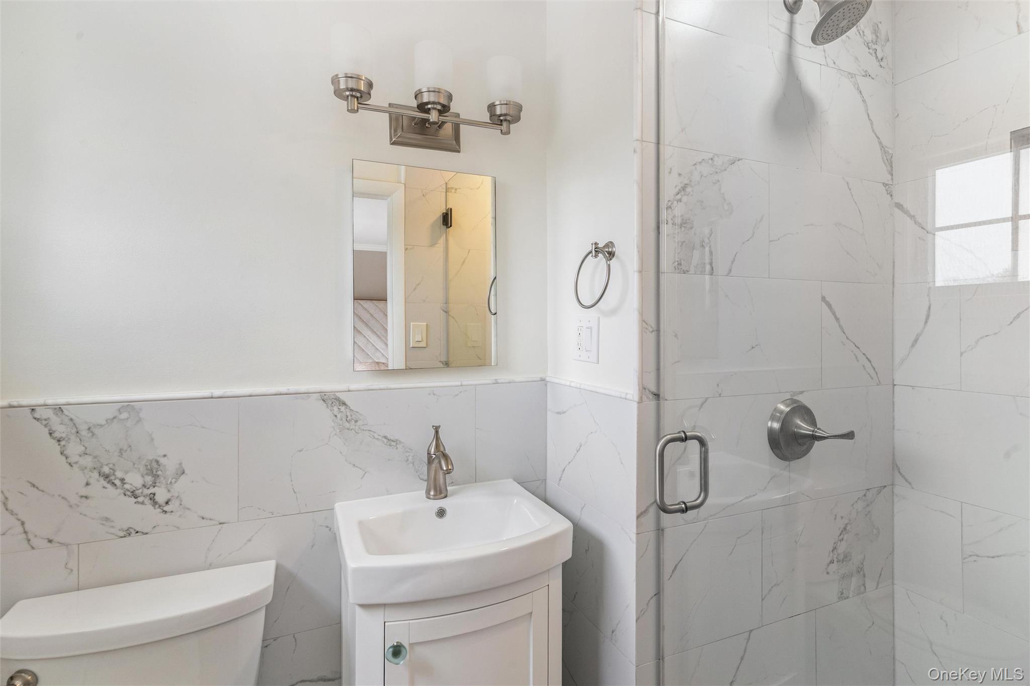 #15 photo, 1827 Glenn Lane, ناسو Merrick , NY 11566