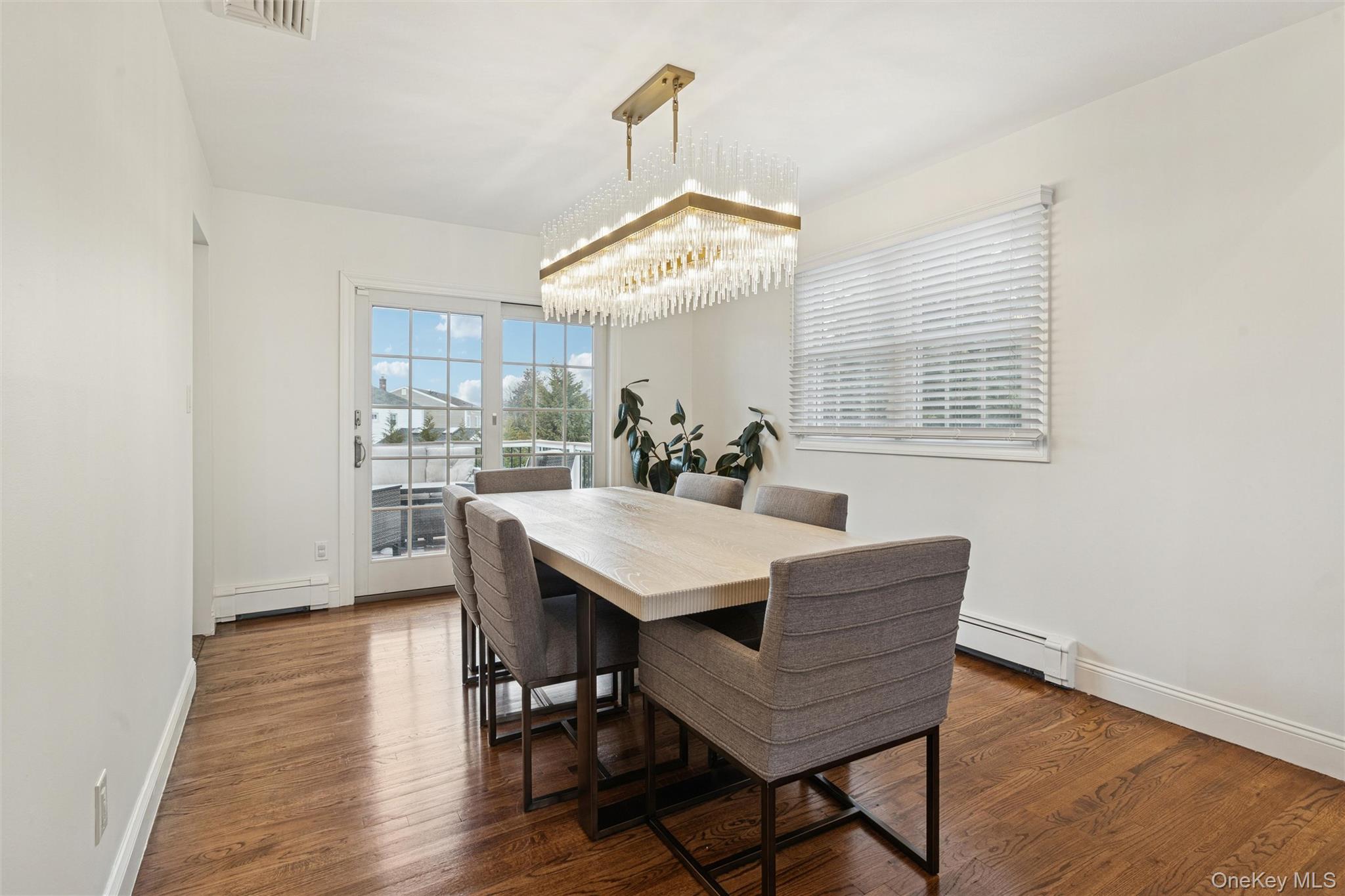 #4 photo, 1827 Glenn Lane, ناسو Merrick , NY 11566