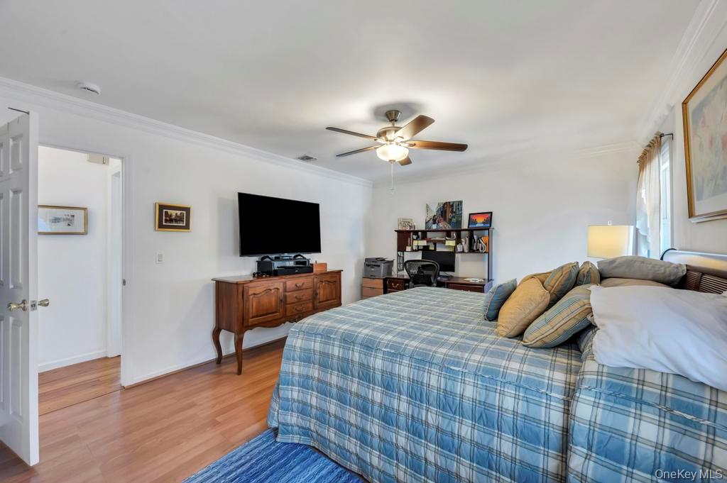 #12 photo, 18 Hillcrest Street, מחוז סאפוק Huntington , NY 11743