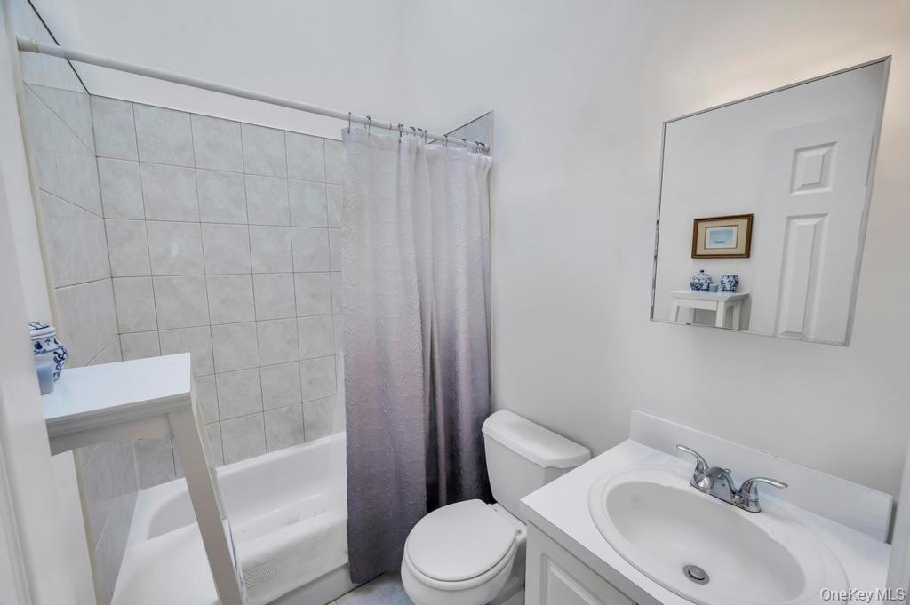 #15 photo, 18 Hillcrest Street, מחוז סאפוק Huntington , NY 11743