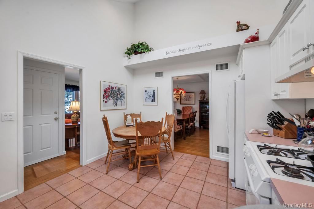 #4 photo, 18 Hillcrest Street, מחוז סאפוק Huntington , NY 11743