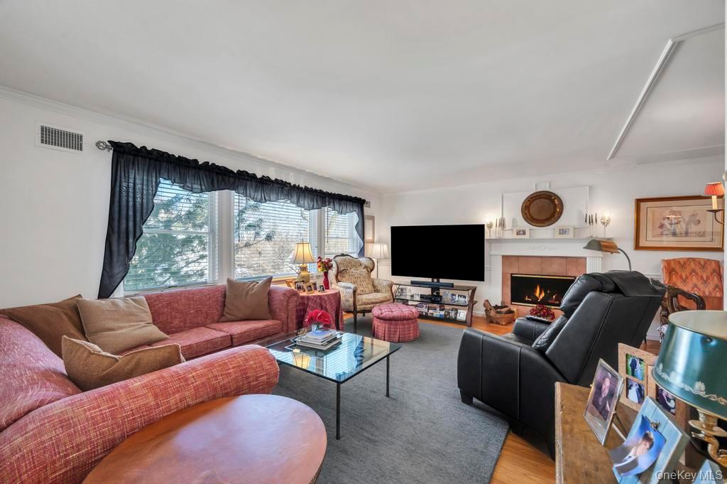 #8 photo, 18 Hillcrest Street, מחוז סאפוק Huntington , NY 11743