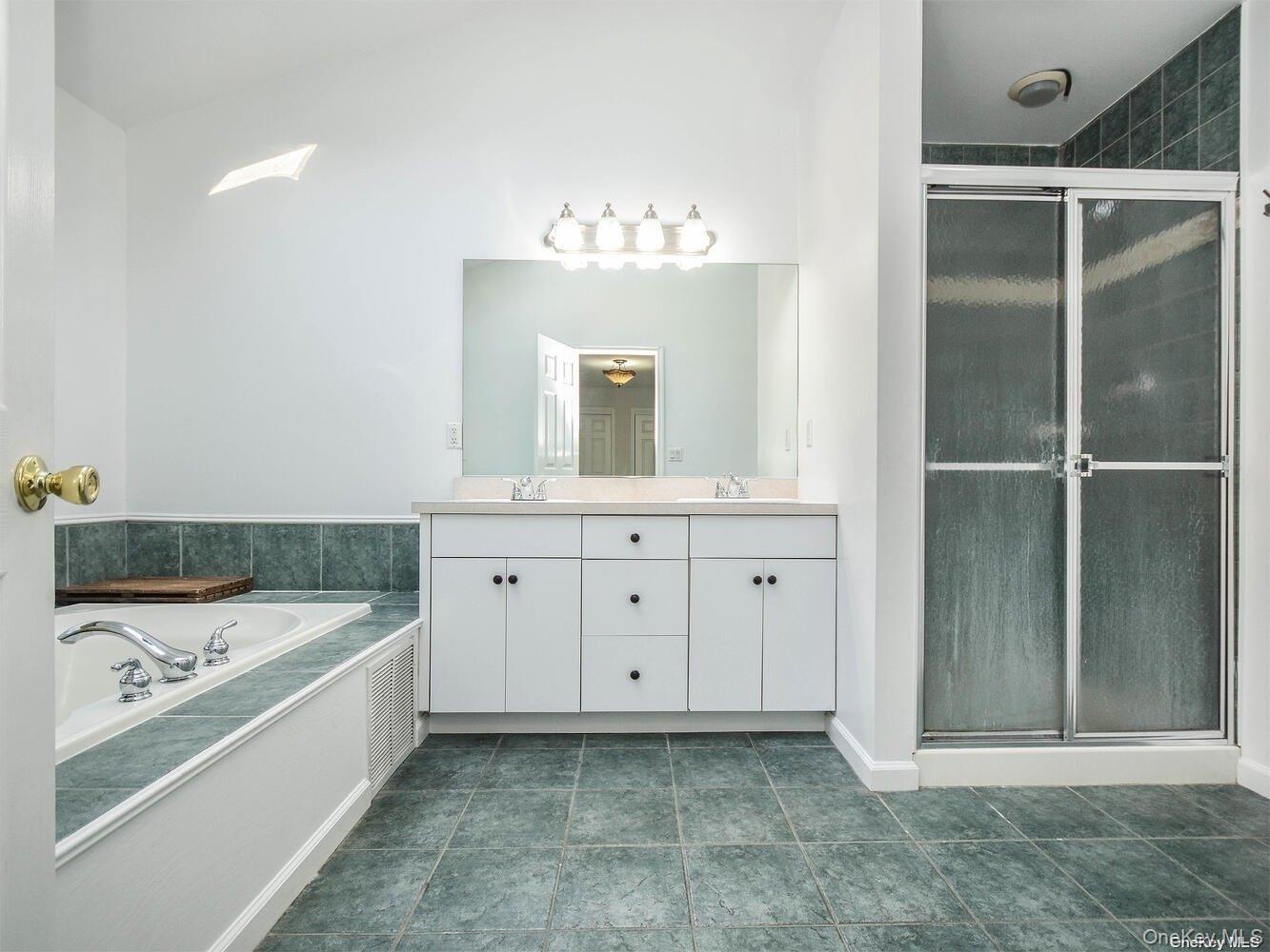 #18 photo, 3 Ale Court, מחוז סאפוק Centerport , NY 11721