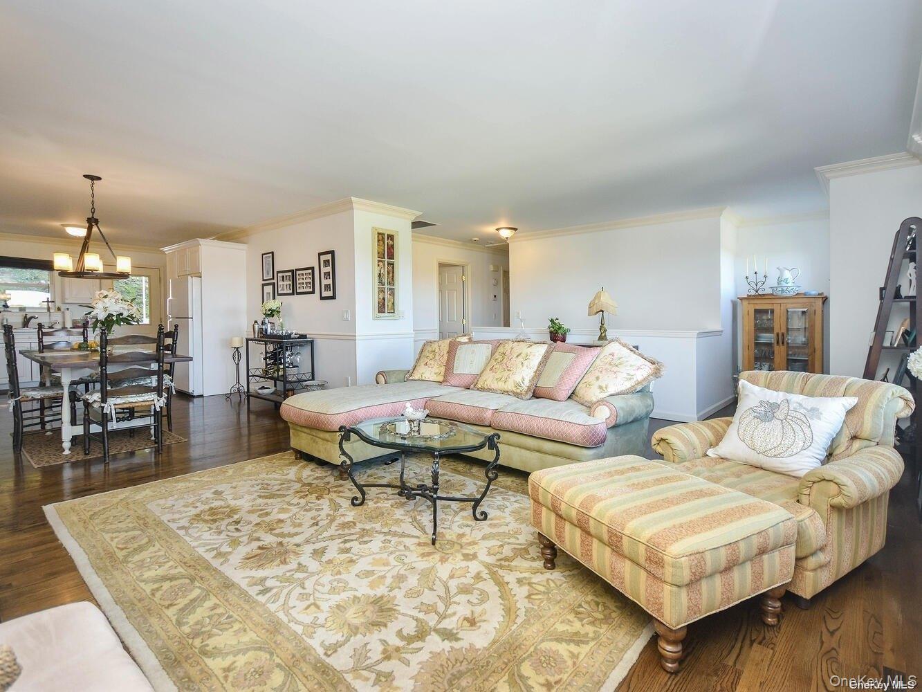 #12 photo, 4 Ale Court, מחוז סאפוק Centerport , NY 11721