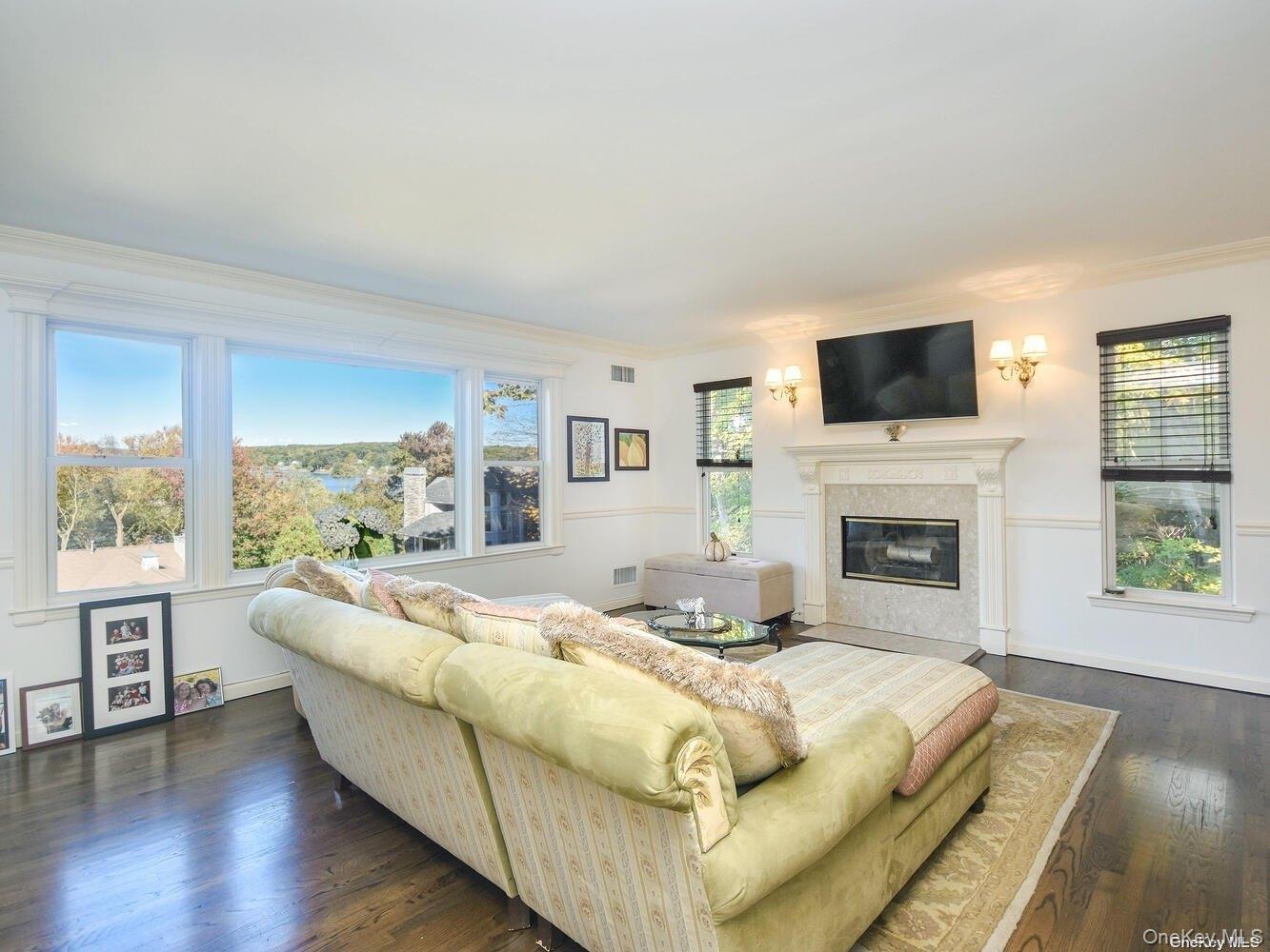 #14 photo, 4 Ale Court, מחוז סאפוק Centerport , NY 11721