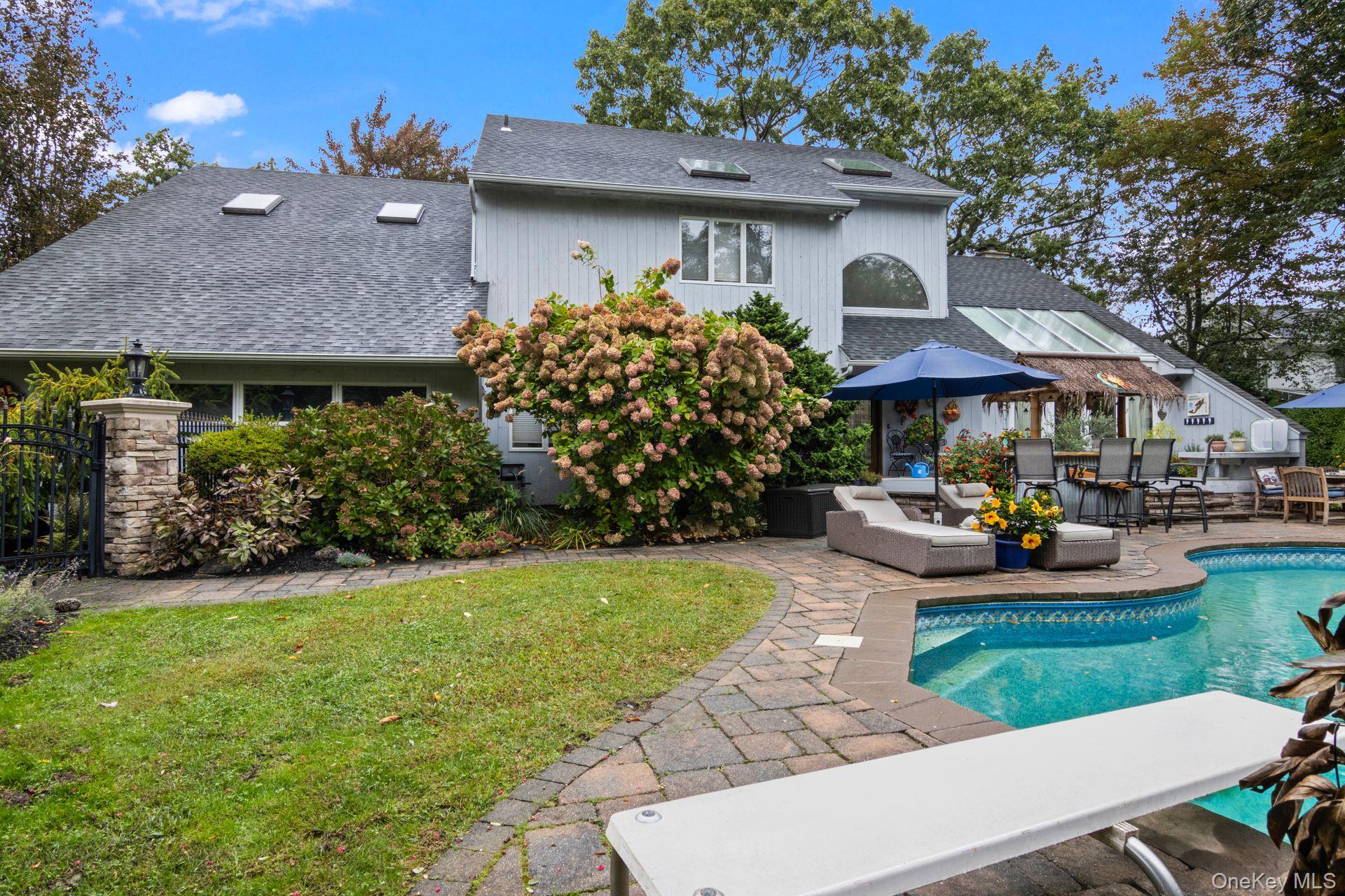 #13 photo, 6 Bluffview Court, سوفولك Miller Place , NY 11764