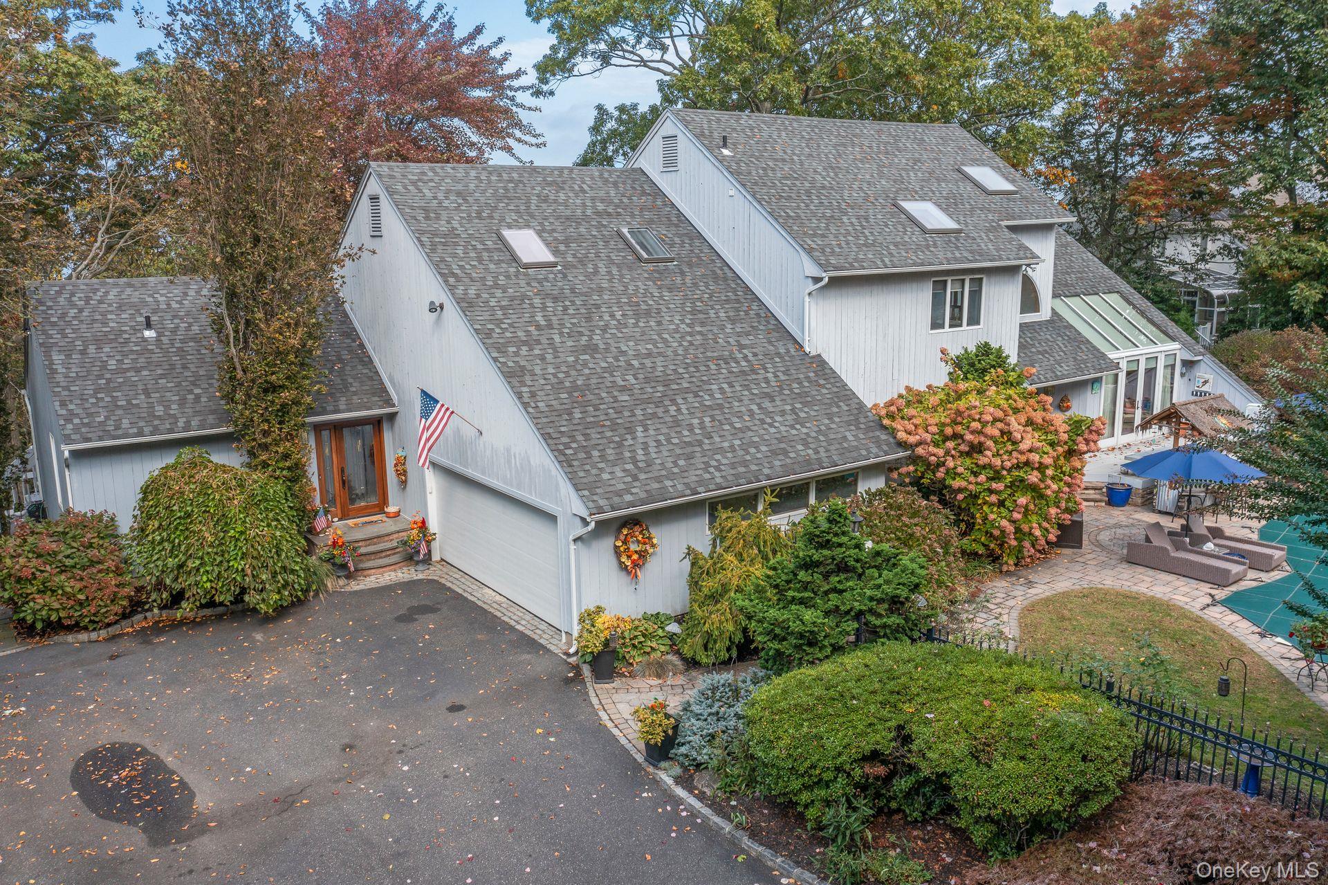 #2 photo, 6 Bluffview Court, سوفولك Miller Place , NY 11764