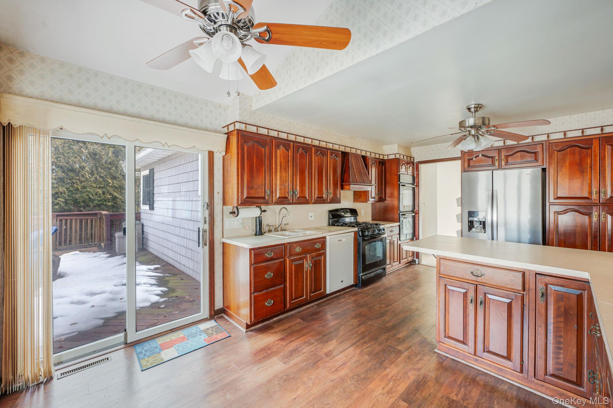 #17 photo, 109 Utica Street, सफ़ोक काउंटी Bay Shore , NY 11706