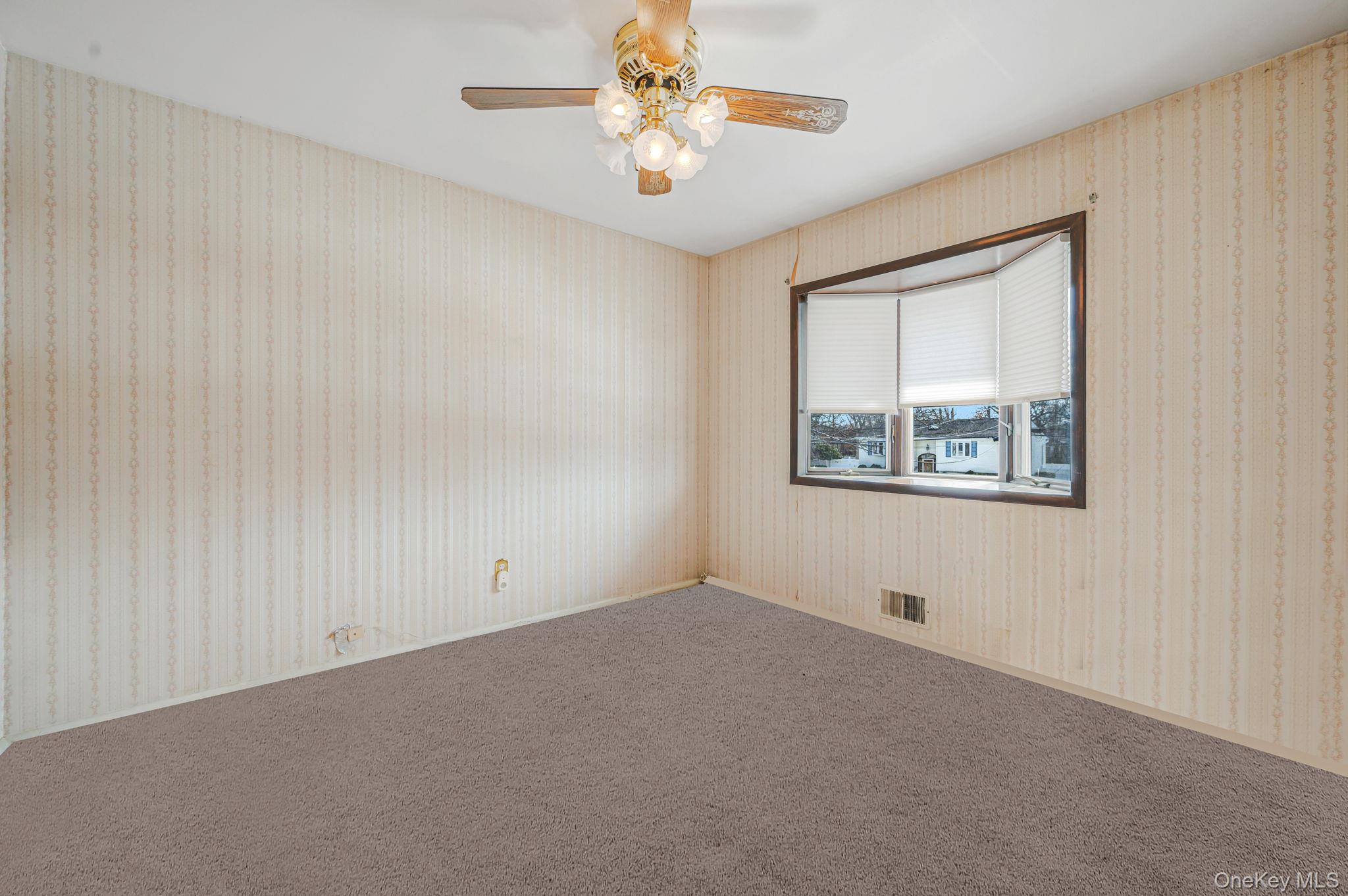 #20 photo, 109 Utica Street, सफ़ोक काउंटी Bay Shore , NY 11706