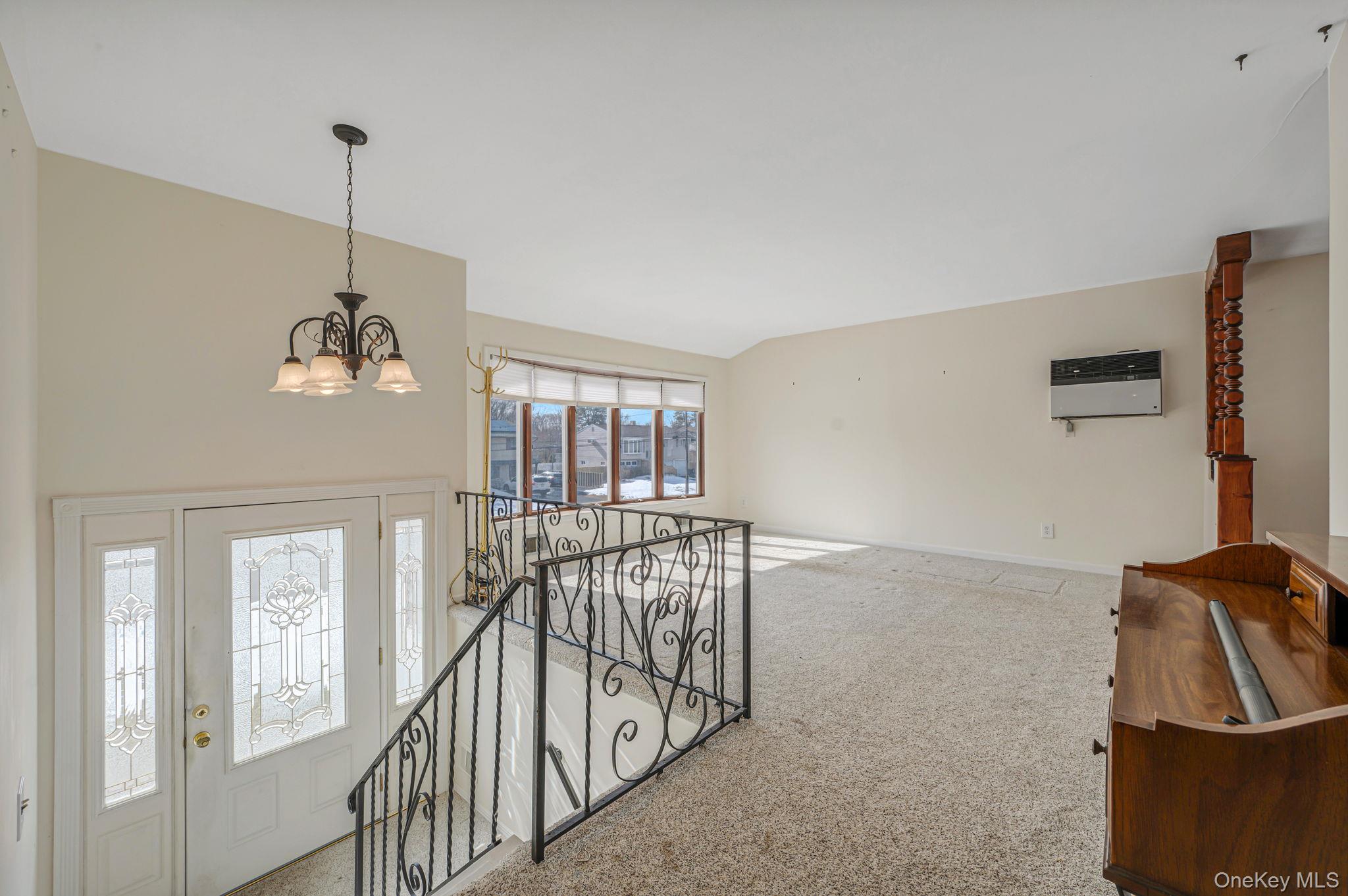 #5 photo, 109 Utica Street, सफ़ोक काउंटी Bay Shore , NY 11706