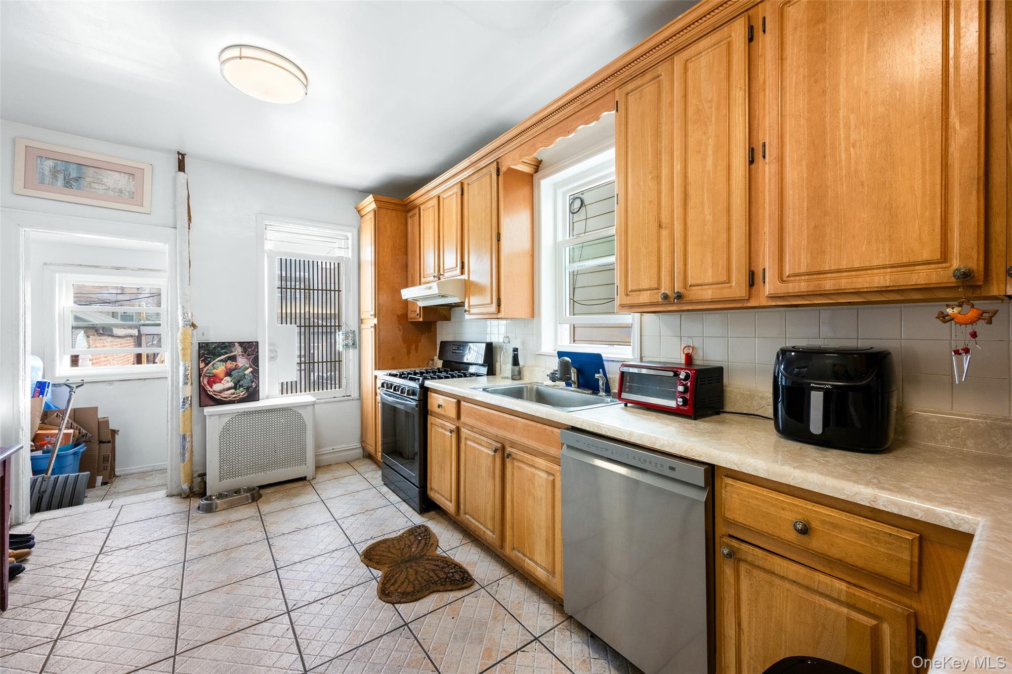 #15 photo, 2565 99th Street, East Elmhurst , NY 11369